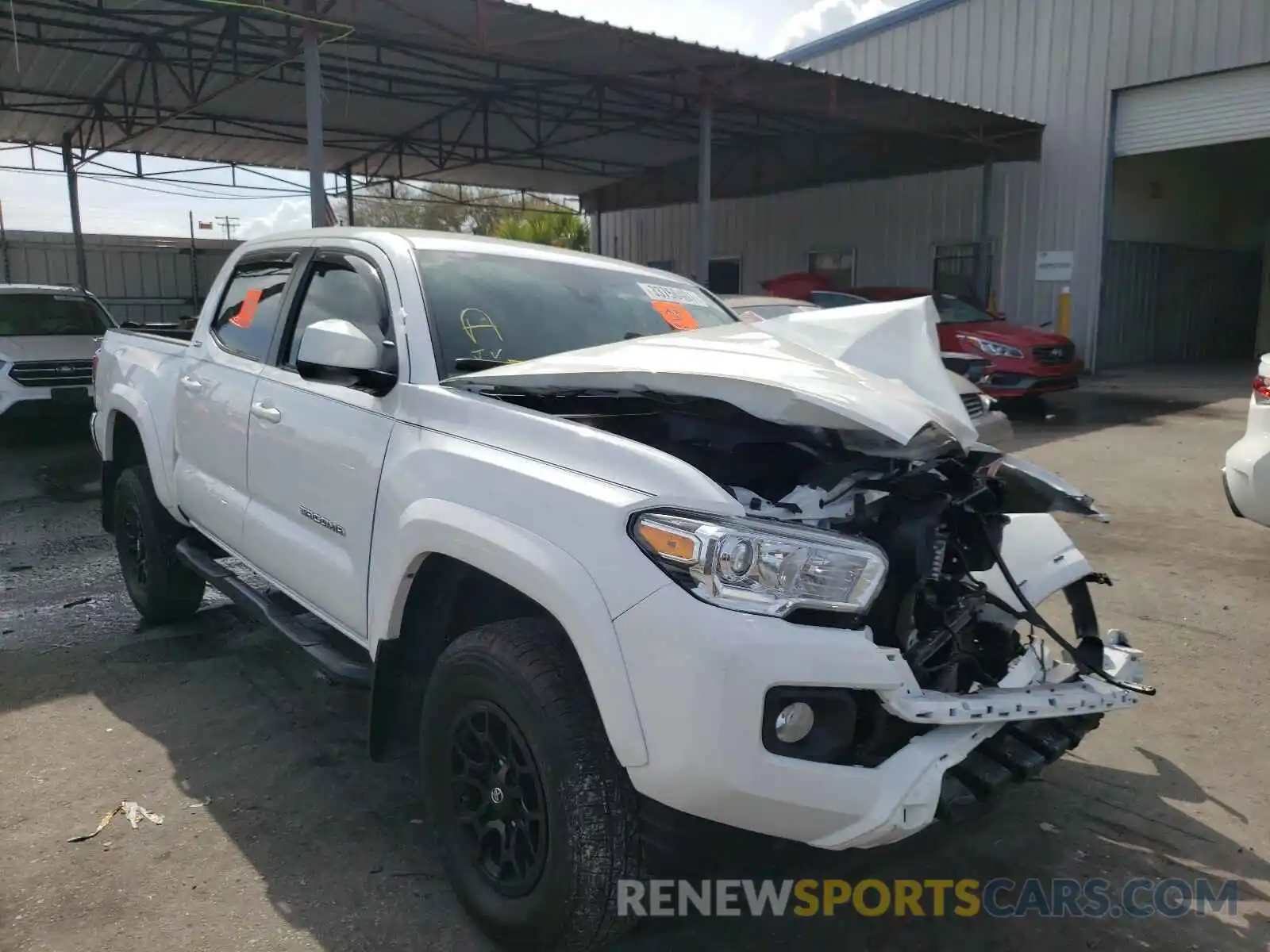 1 Photograph of a damaged car 3TMAZ5CN0LM126312 TOYOTA TACOMA 2020