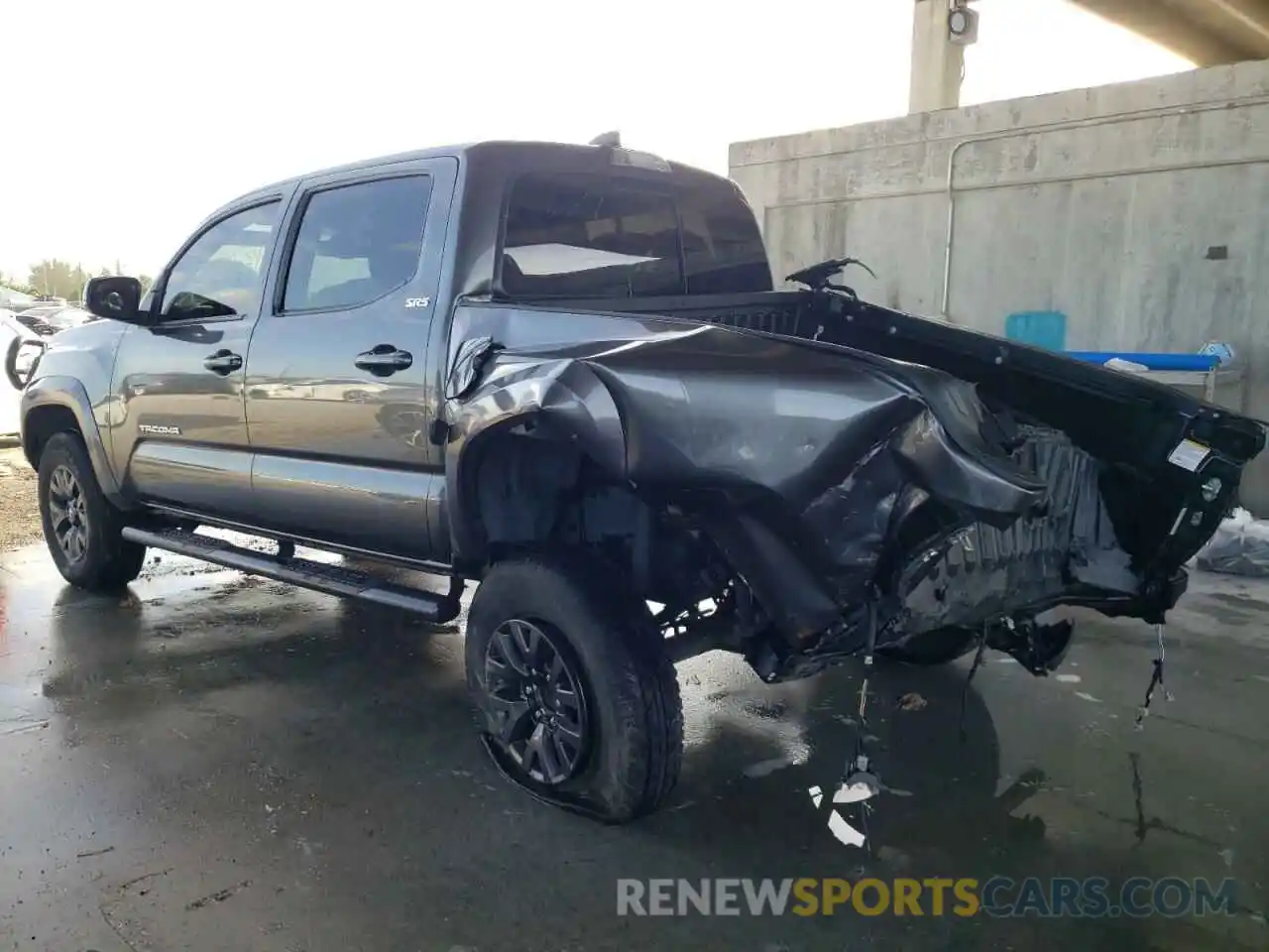 3 Photograph of a damaged car 3TMAZ5CN0LM128884 TOYOTA TACOMA 2020