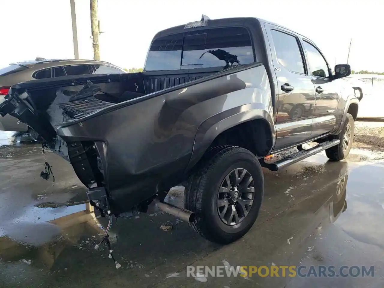 4 Photograph of a damaged car 3TMAZ5CN0LM128884 TOYOTA TACOMA 2020