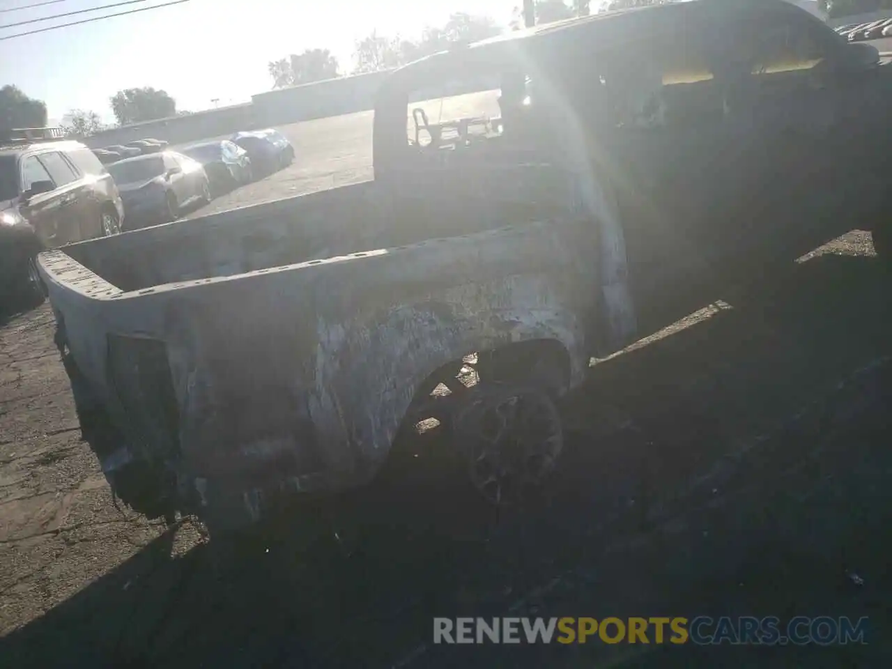 10 Photograph of a damaged car 3TMAZ5CN0LM137276 TOYOTA TACOMA 2020