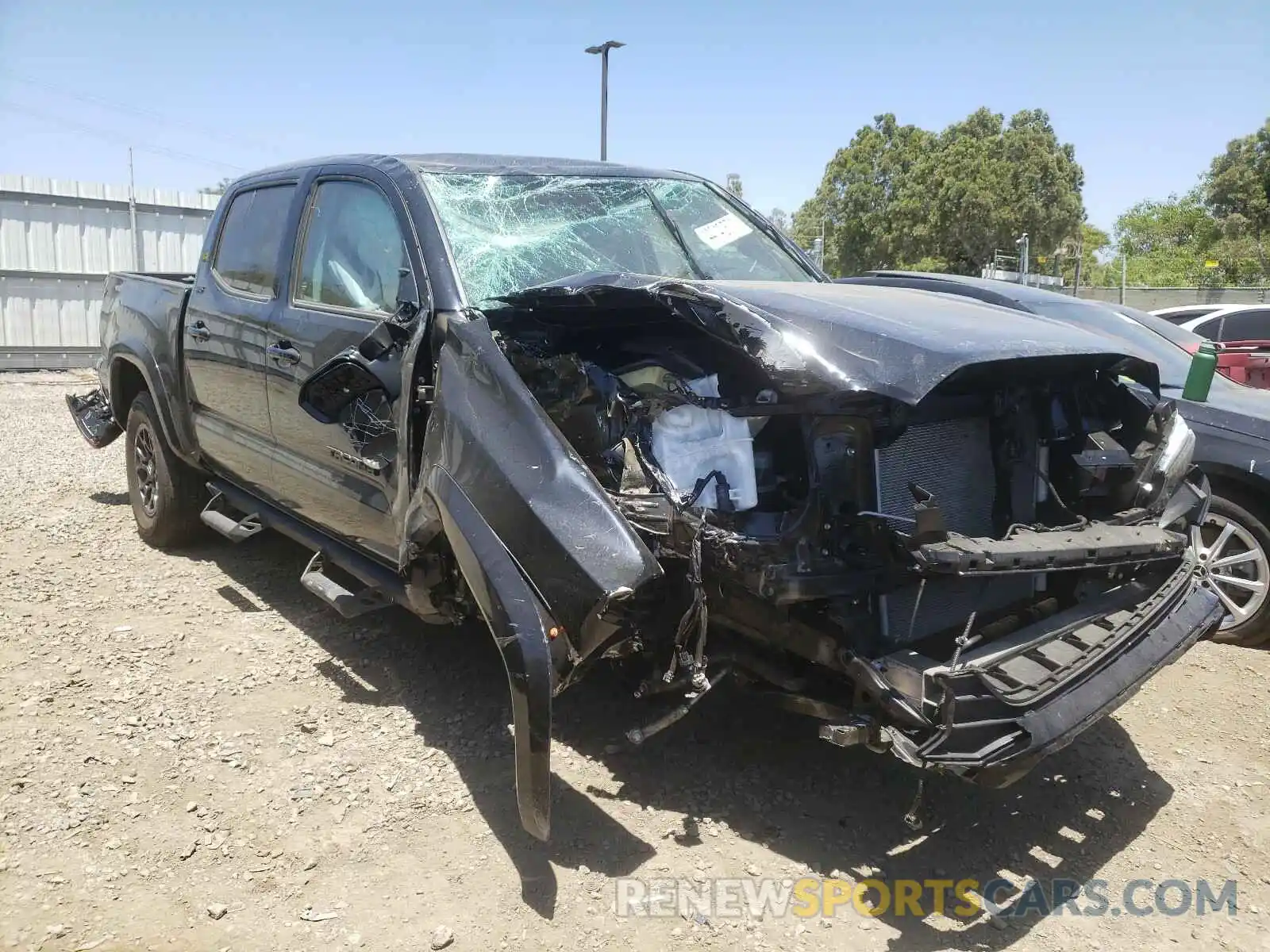 1 Photograph of a damaged car 3TMAZ5CN0LM138069 TOYOTA TACOMA 2020