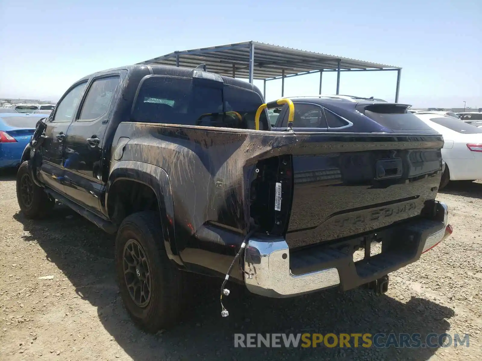 3 Photograph of a damaged car 3TMAZ5CN0LM138069 TOYOTA TACOMA 2020