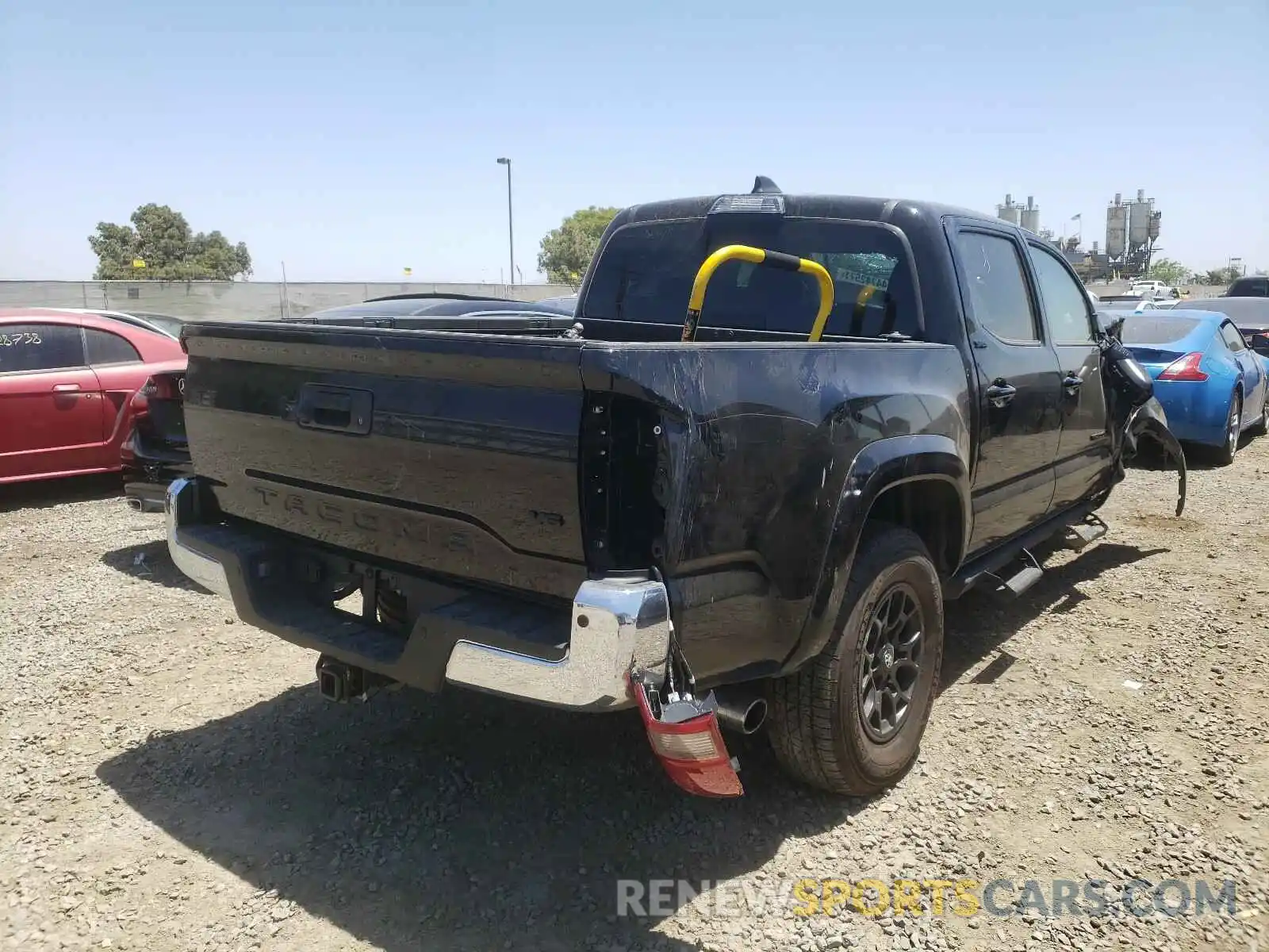 4 Photograph of a damaged car 3TMAZ5CN0LM138069 TOYOTA TACOMA 2020