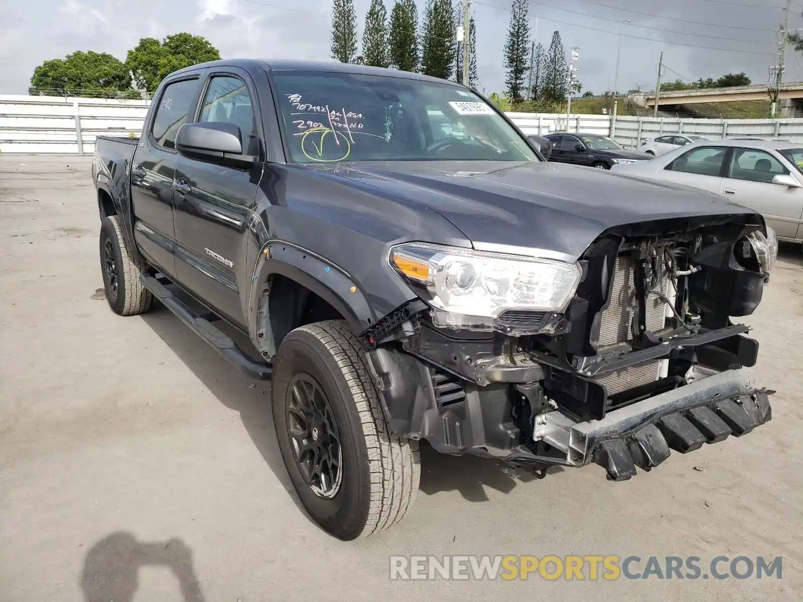 1 Photograph of a damaged car 3TMAZ5CN0LM138394 TOYOTA TACOMA 2020