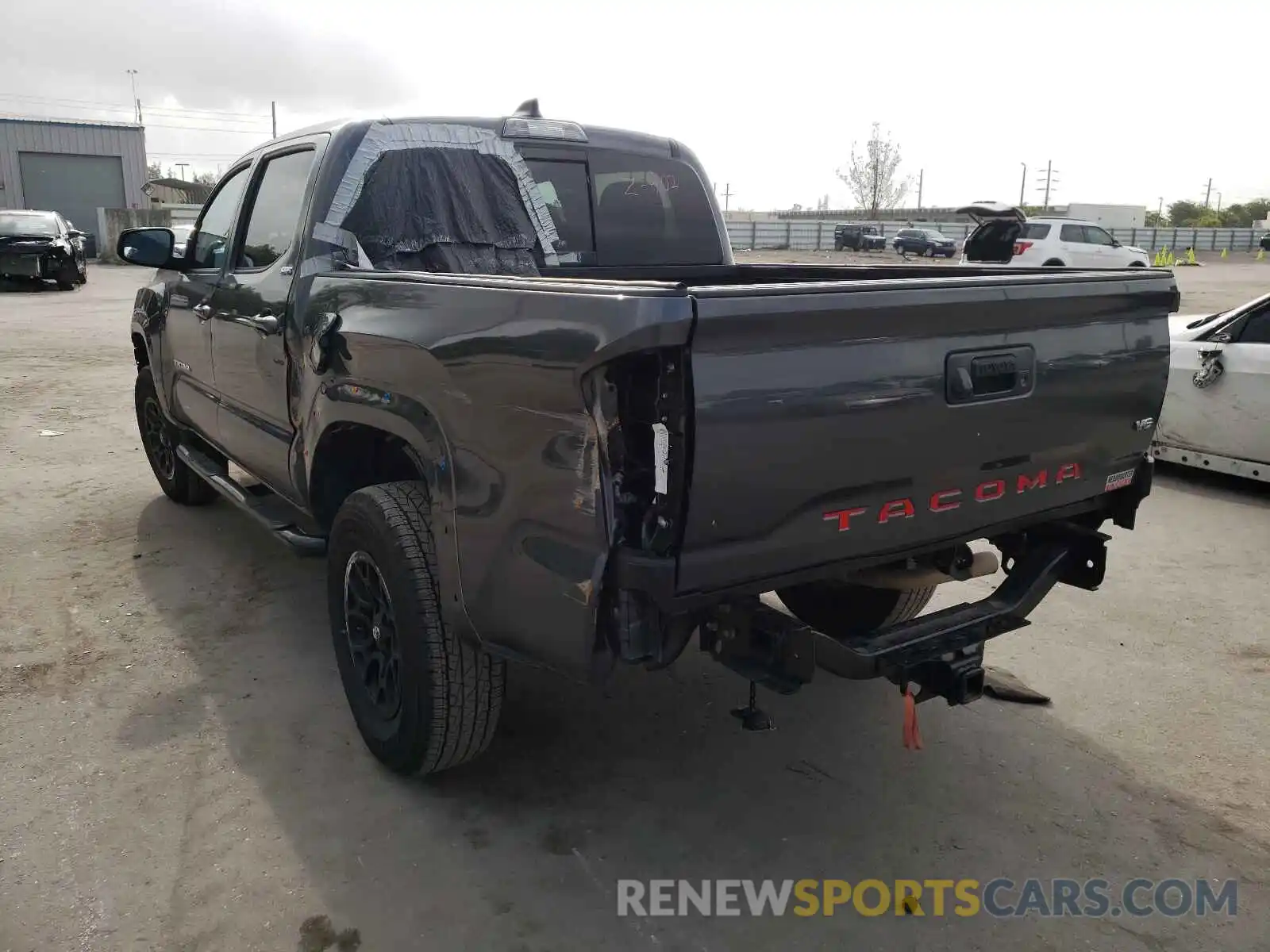 3 Photograph of a damaged car 3TMAZ5CN0LM138394 TOYOTA TACOMA 2020