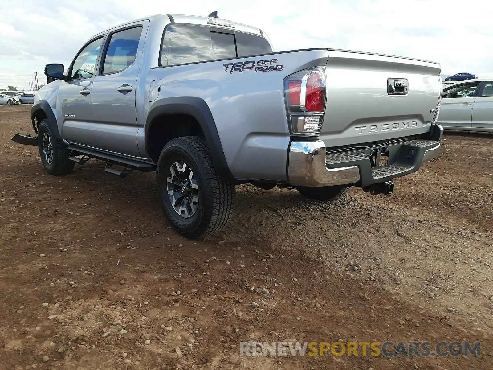 3 Photograph of a damaged car 3TMAZ5CN0LM138685 TOYOTA TACOMA 2020