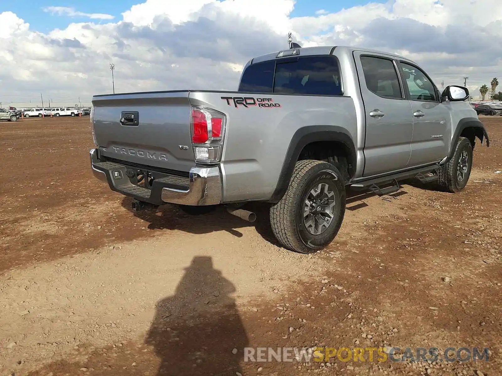 4 Photograph of a damaged car 3TMAZ5CN0LM138685 TOYOTA TACOMA 2020