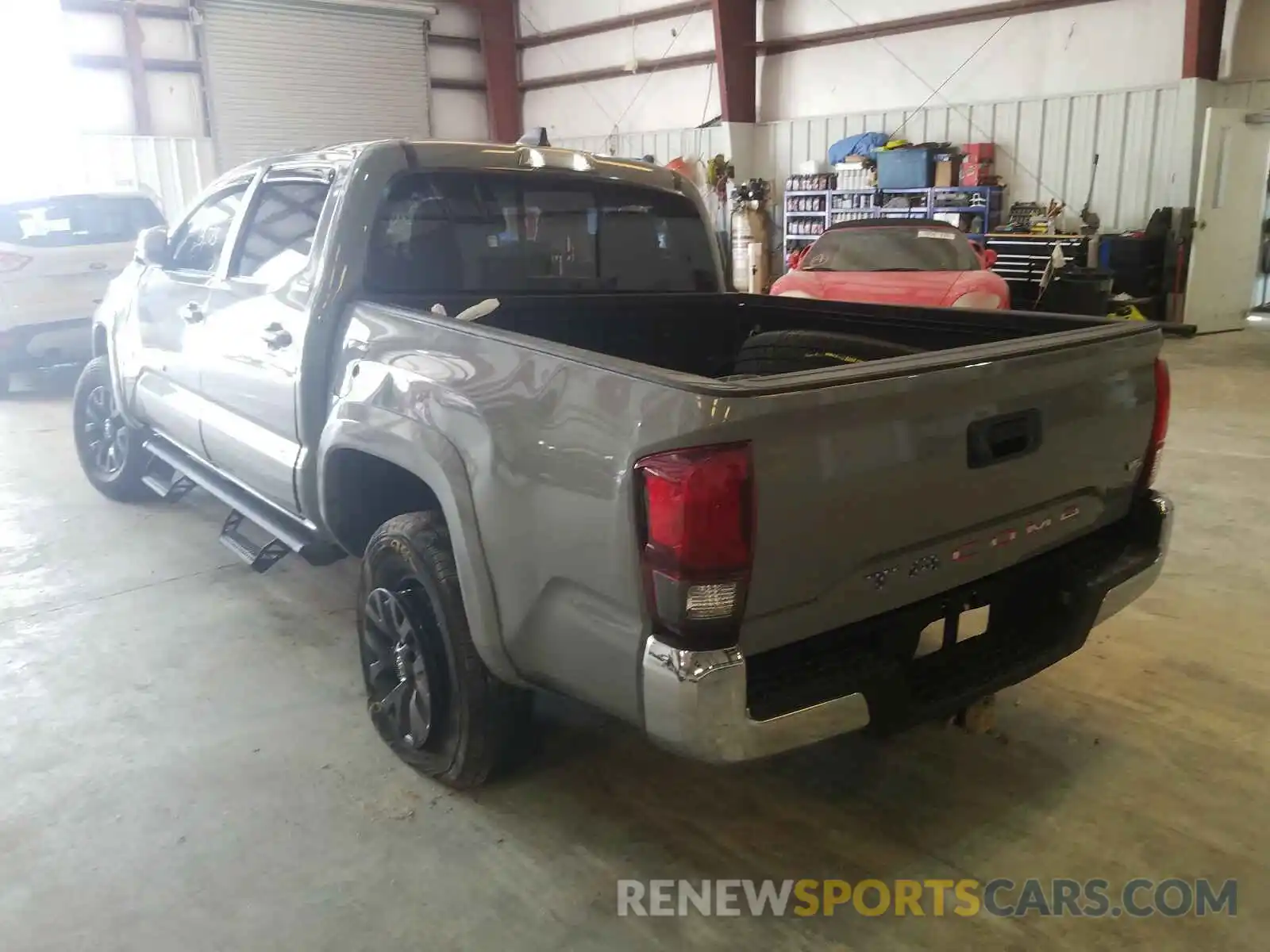 3 Photograph of a damaged car 3TMAZ5CN1LM115108 TOYOTA TACOMA 2020