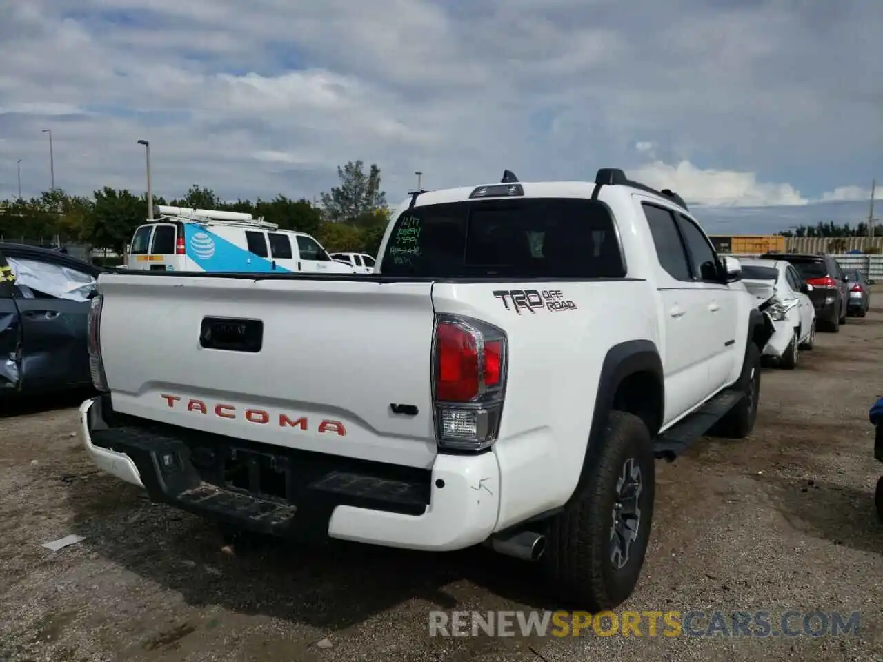 4 Фотография поврежденного автомобиля 3TMAZ5CN1LM118204 TOYOTA TACOMA 2020