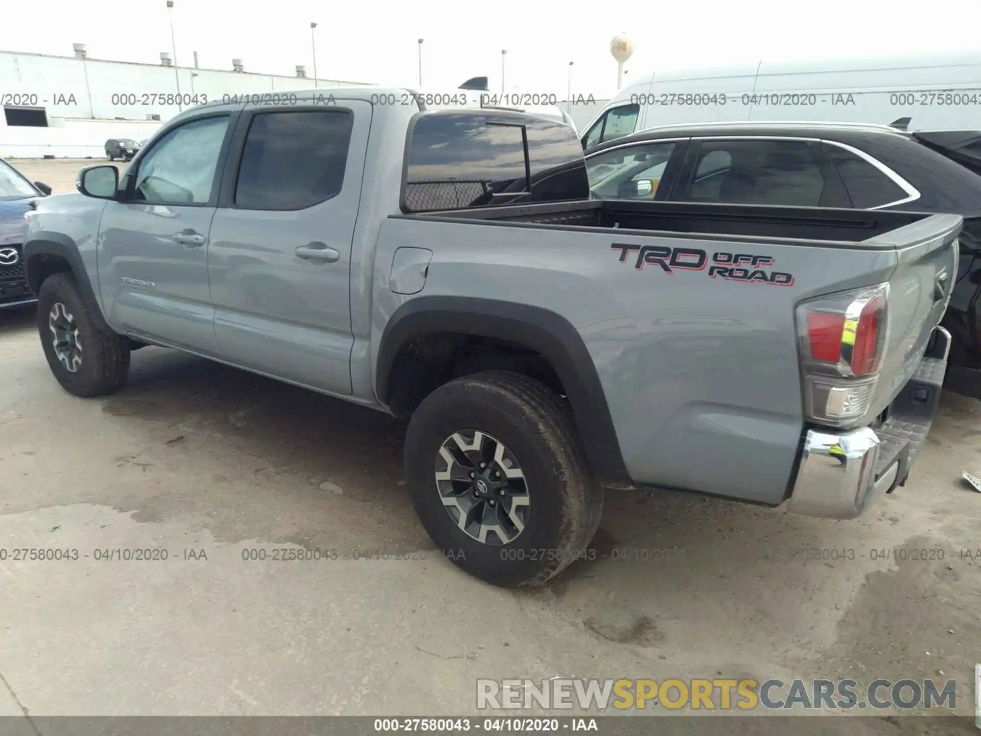 3 Фотография поврежденного автомобиля 3TMAZ5CN1LM121832 TOYOTA TACOMA 2020