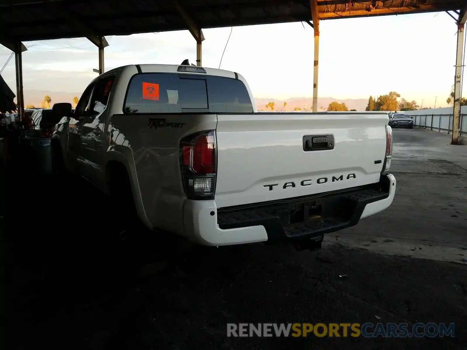 3 Фотография поврежденного автомобиля 3TMAZ5CN1LM122477 TOYOTA TACOMA 2020