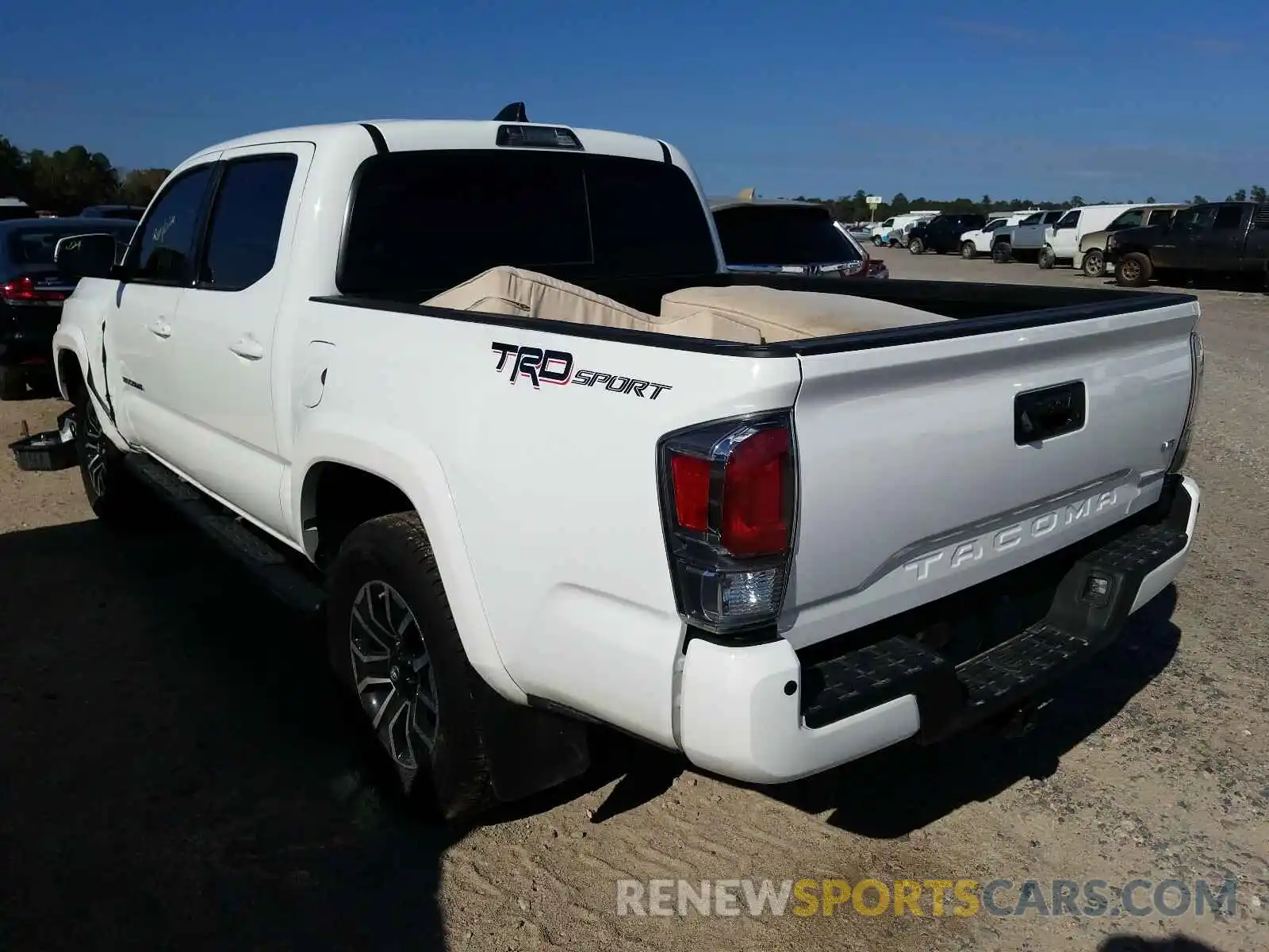 3 Photograph of a damaged car 3TMAZ5CN1LM122589 TOYOTA TACOMA 2020