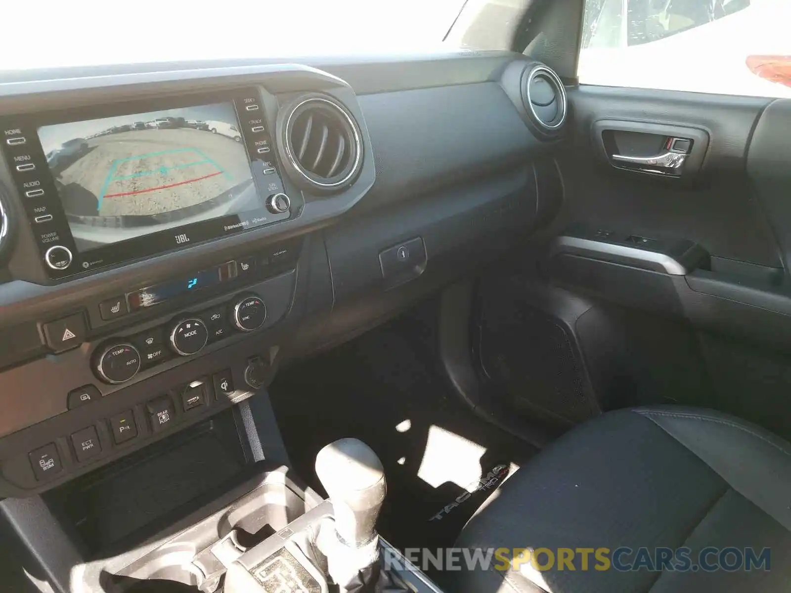 9 Photograph of a damaged car 3TMAZ5CN1LM122589 TOYOTA TACOMA 2020