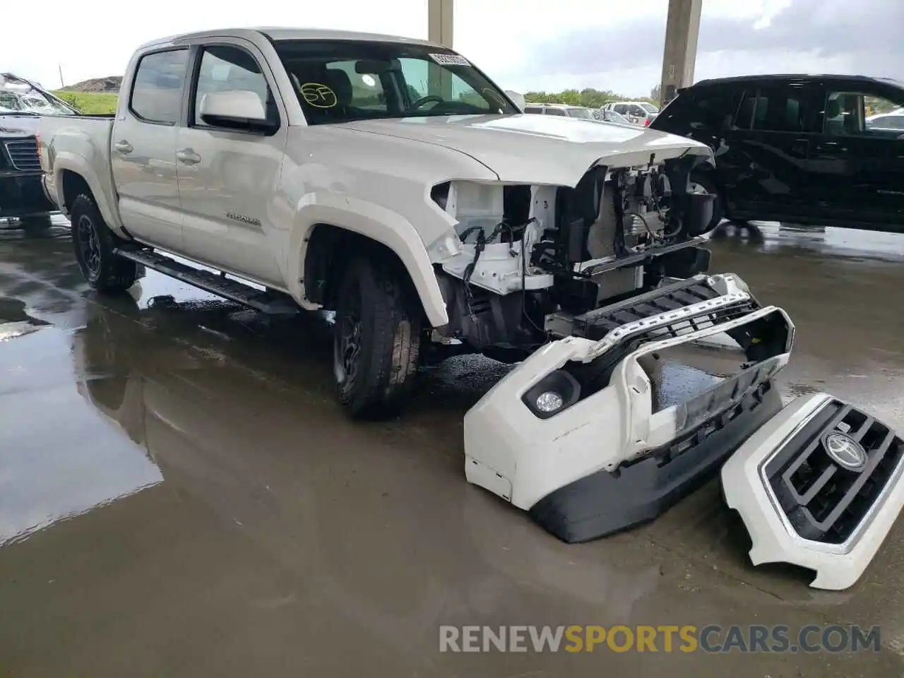 1 Photograph of a damaged car 3TMAZ5CN1LM122799 TOYOTA TACOMA 2020