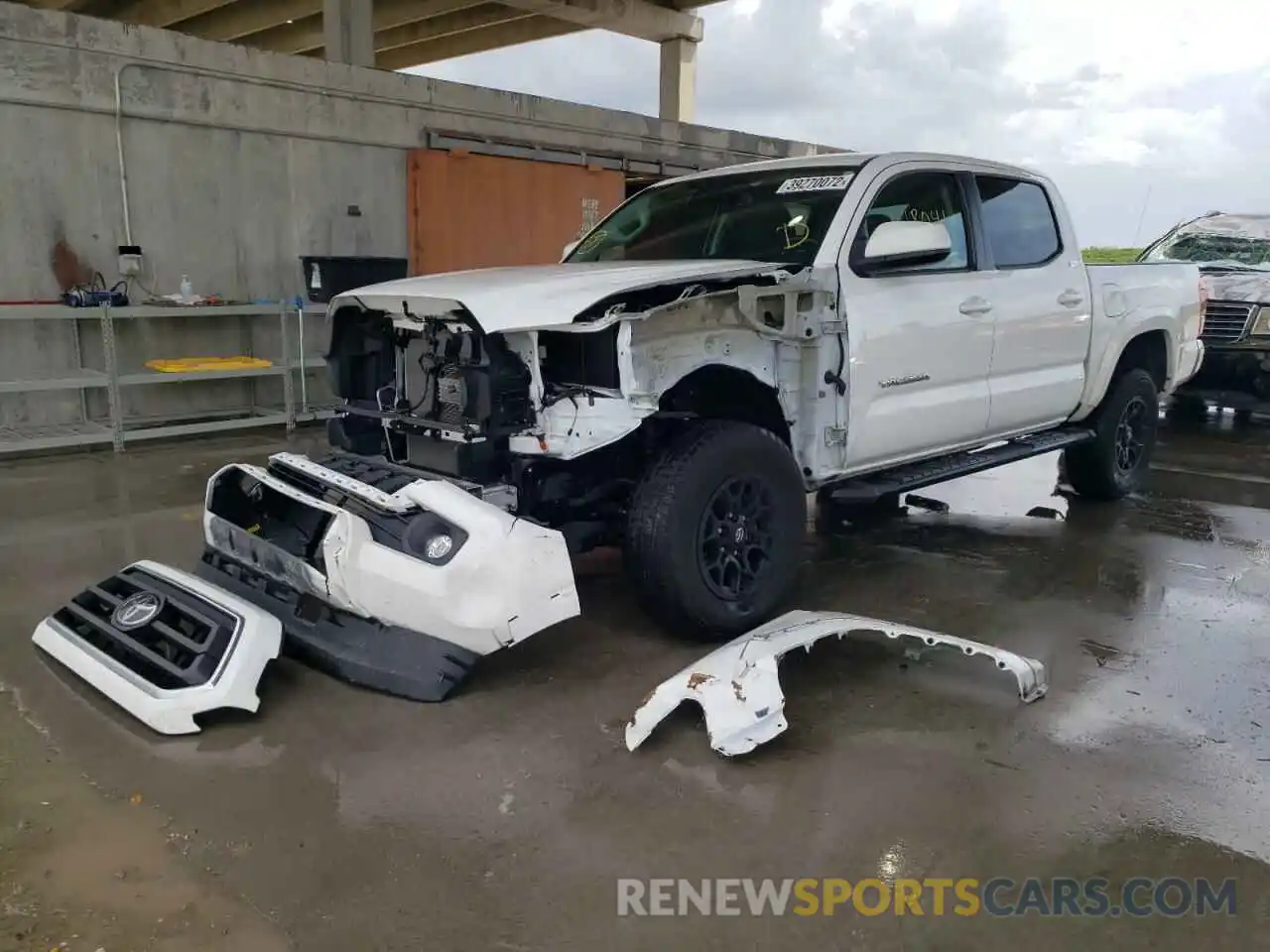 2 Photograph of a damaged car 3TMAZ5CN1LM122799 TOYOTA TACOMA 2020