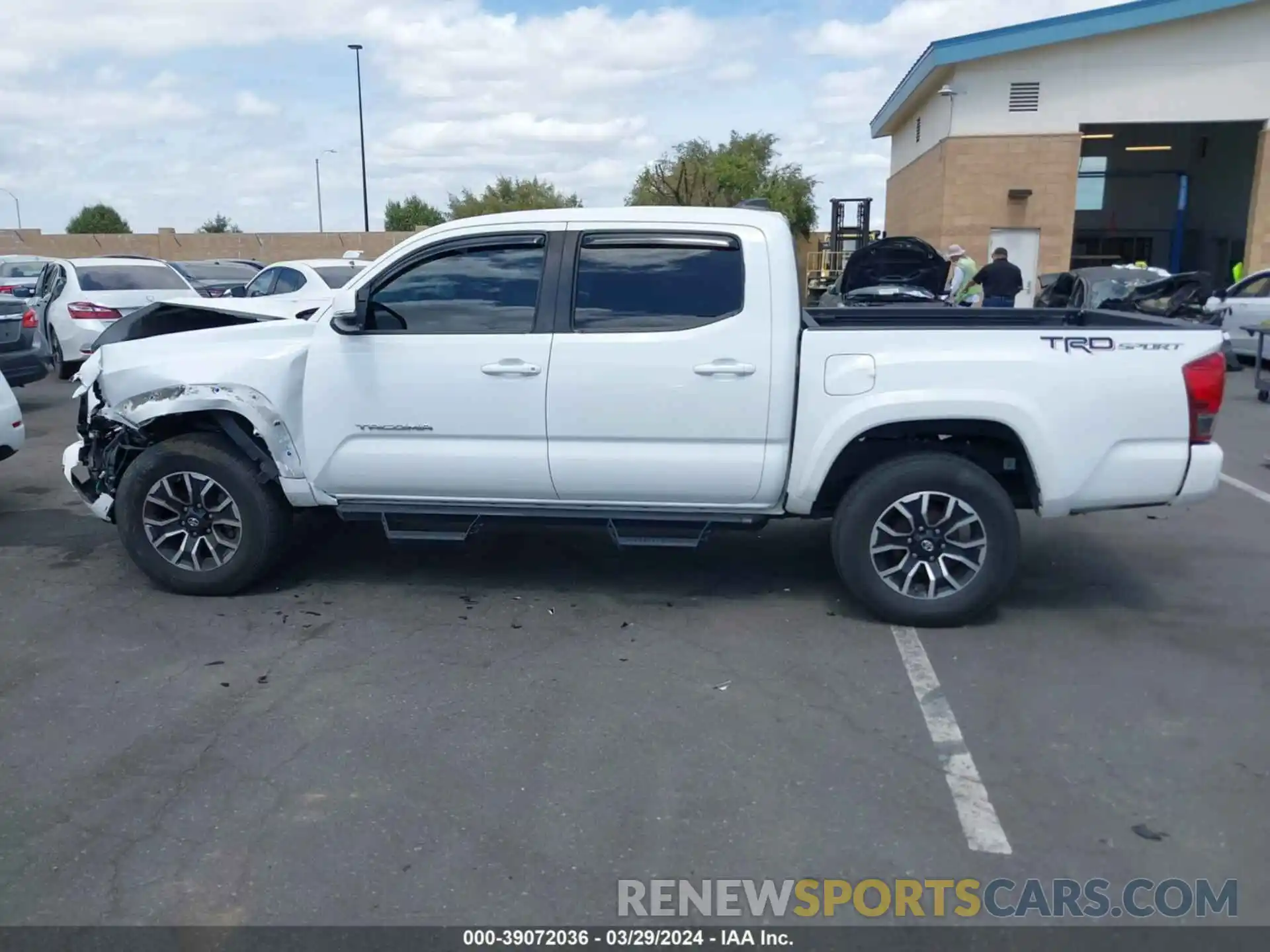 15 Photograph of a damaged car 3TMAZ5CN1LM126688 TOYOTA TACOMA 2020