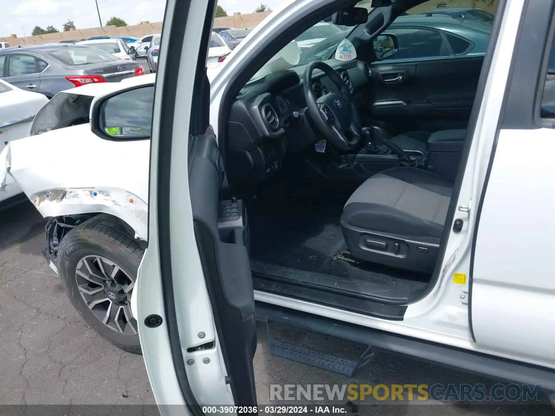 5 Photograph of a damaged car 3TMAZ5CN1LM126688 TOYOTA TACOMA 2020