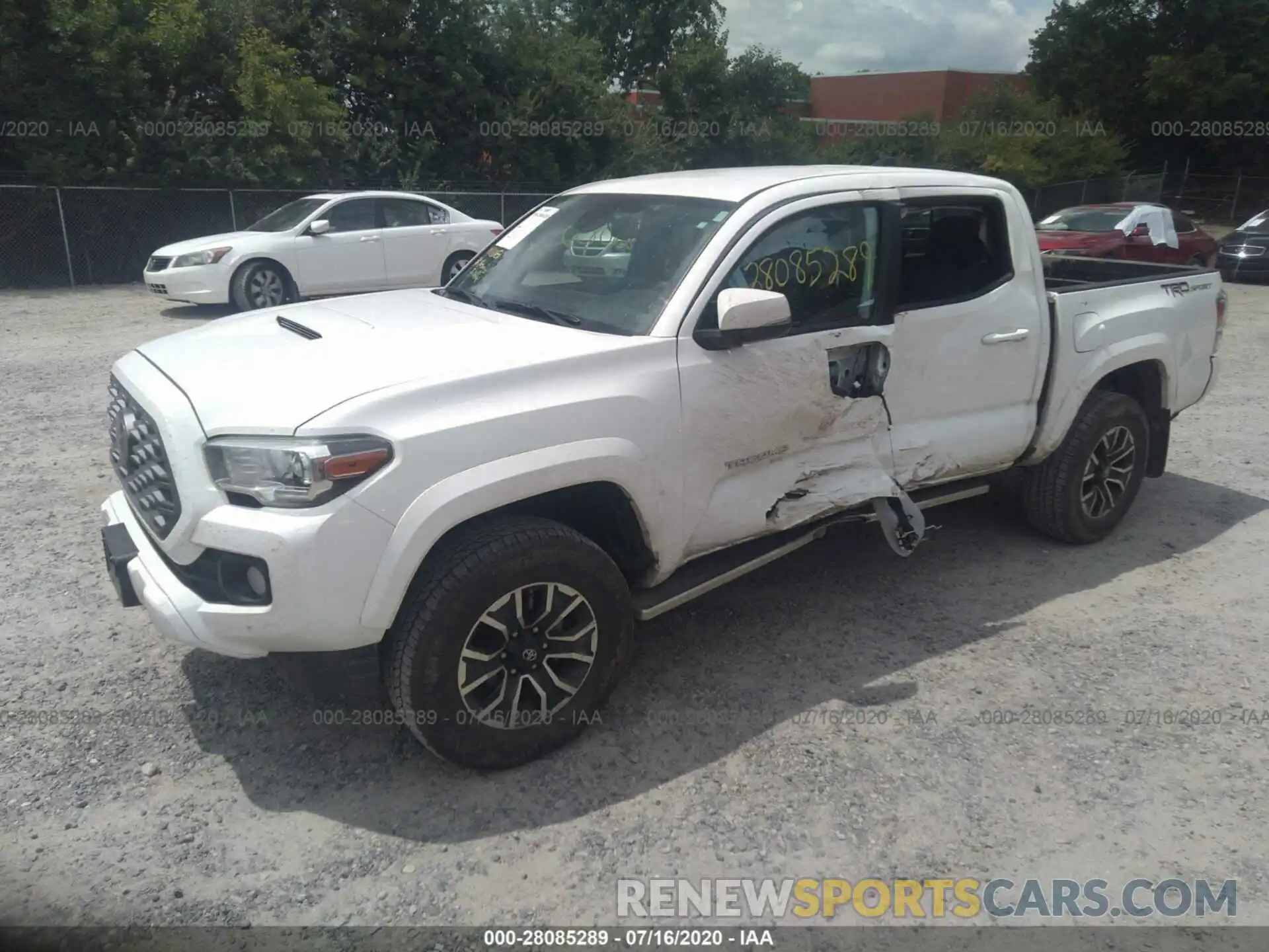 2 Photograph of a damaged car 3TMAZ5CN1LM127100 TOYOTA TACOMA 2020