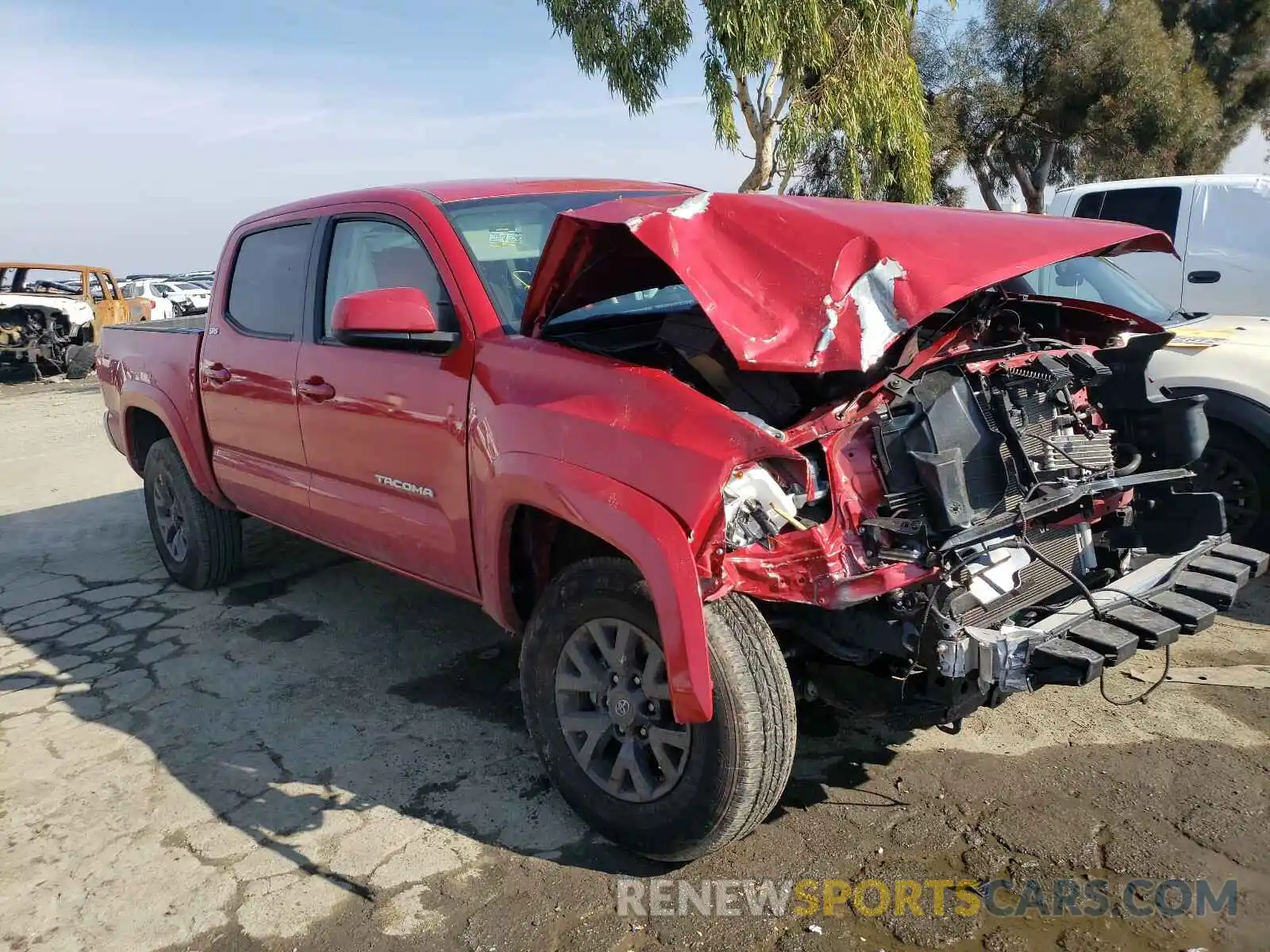 1 Photograph of a damaged car 3TMAZ5CN1LM127596 TOYOTA TACOMA 2020