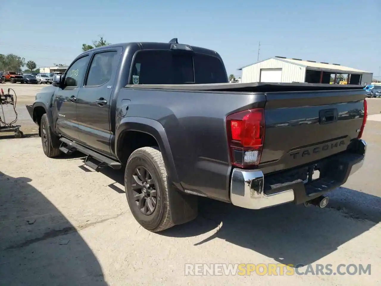 3 Фотография поврежденного автомобиля 3TMAZ5CN1LM128425 TOYOTA TACOMA 2020