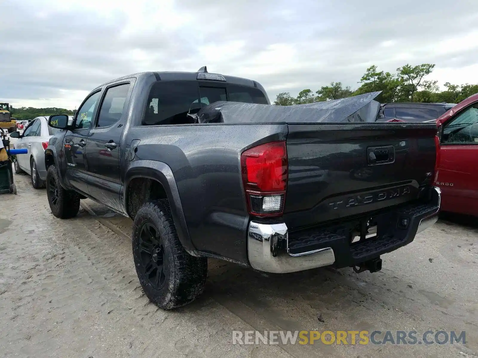 3 Photograph of a damaged car 3TMAZ5CN1LM129865 TOYOTA TACOMA 2020