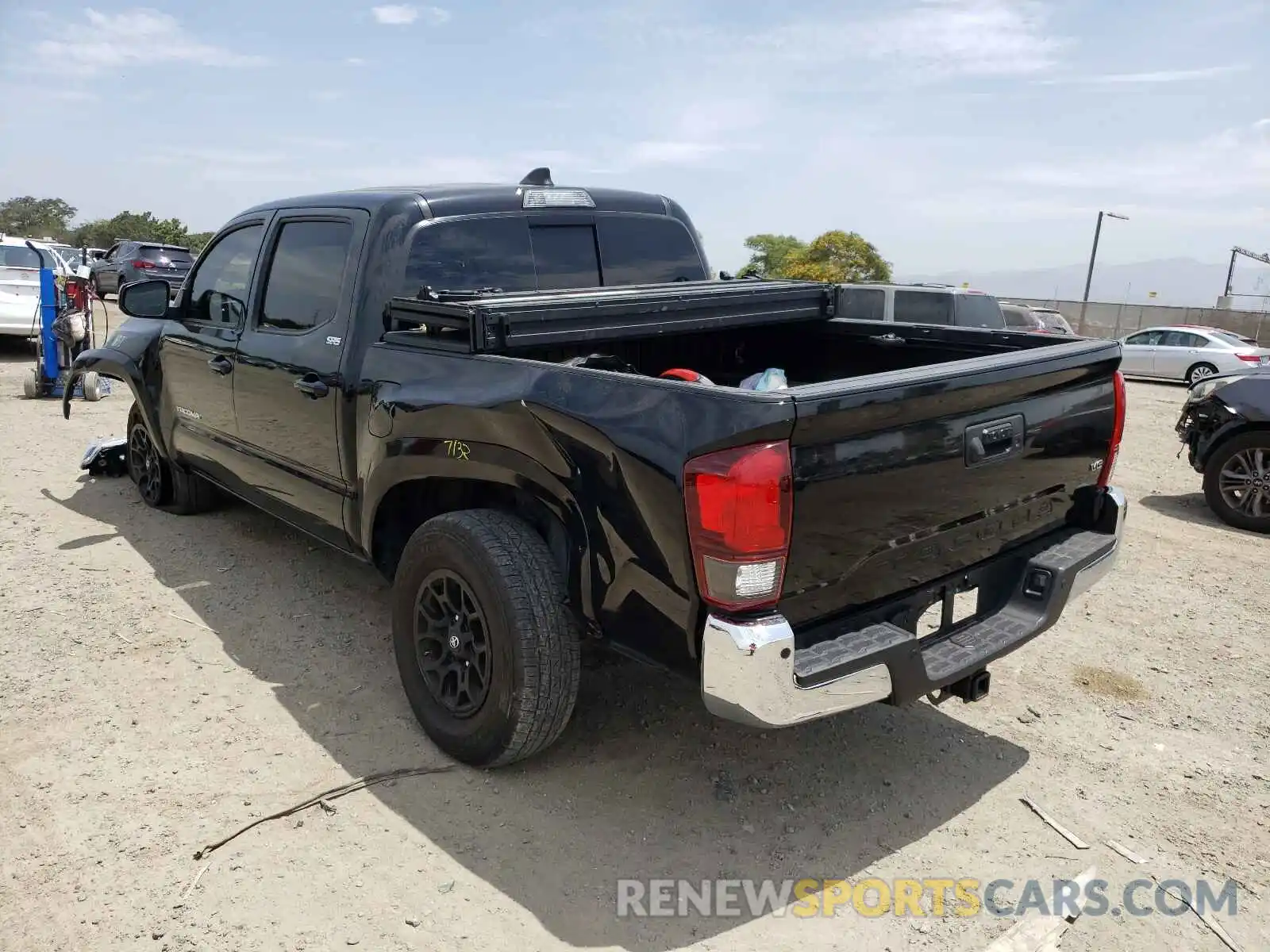 3 Photograph of a damaged car 3TMAZ5CN1LM131244 TOYOTA TACOMA 2020