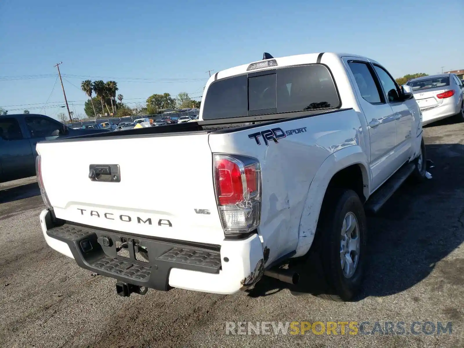 4 Photograph of a damaged car 3TMAZ5CN1LM137724 TOYOTA TACOMA 2020