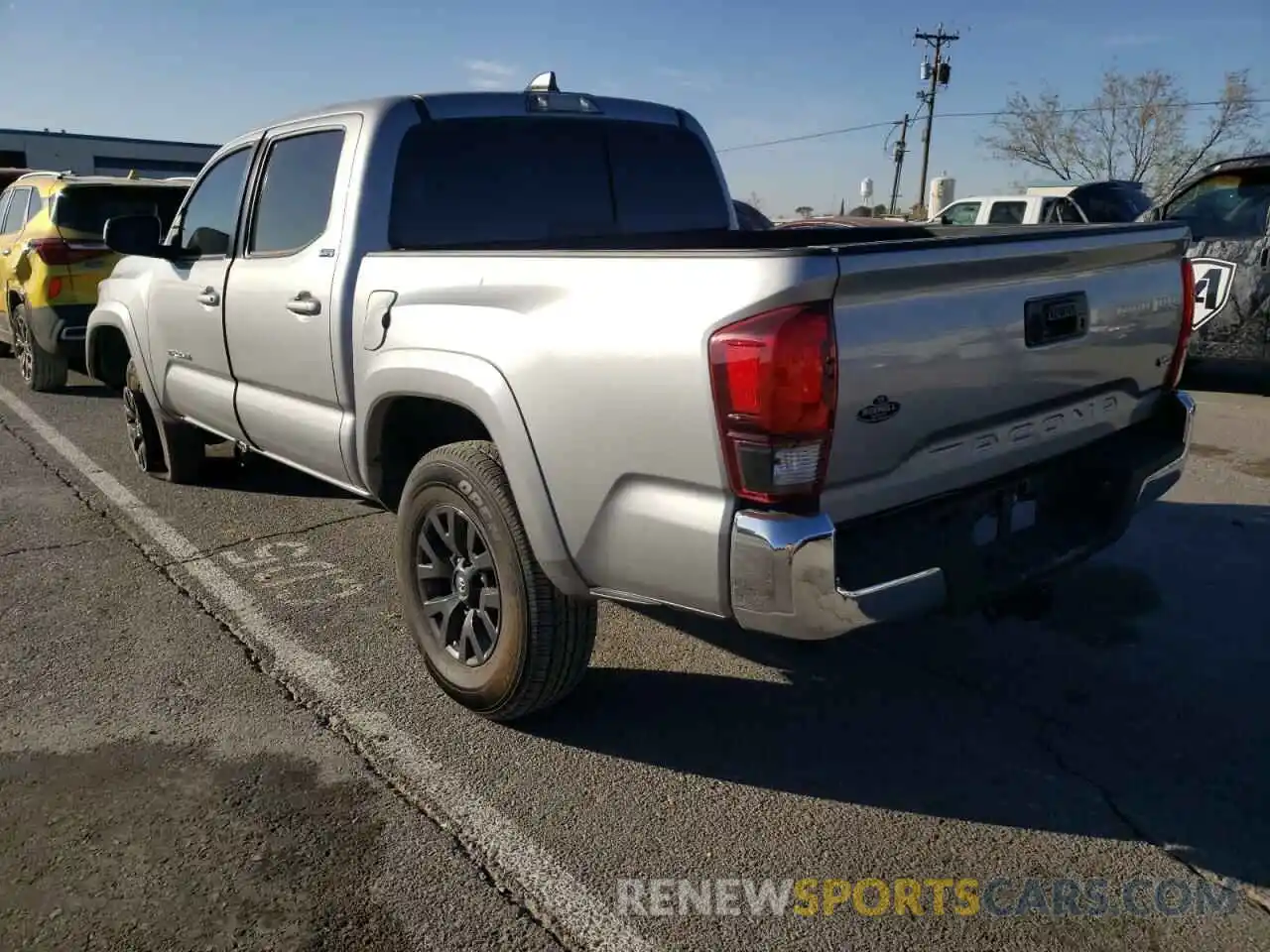 3 Photograph of a damaged car 3TMAZ5CN1LM138730 TOYOTA TACOMA 2020