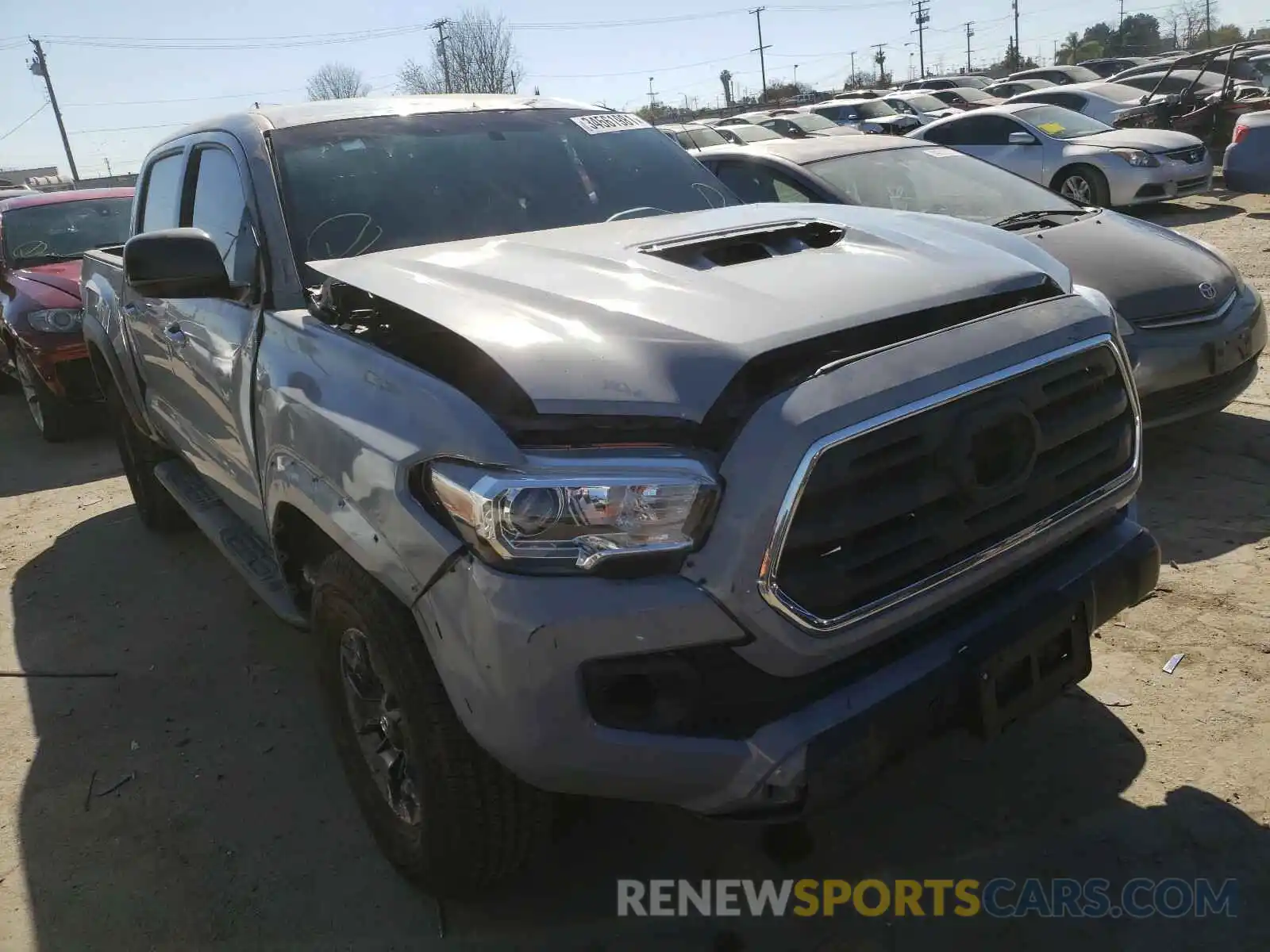 1 Photograph of a damaged car 3TMAZ5CN1LM138985 TOYOTA TACOMA 2020