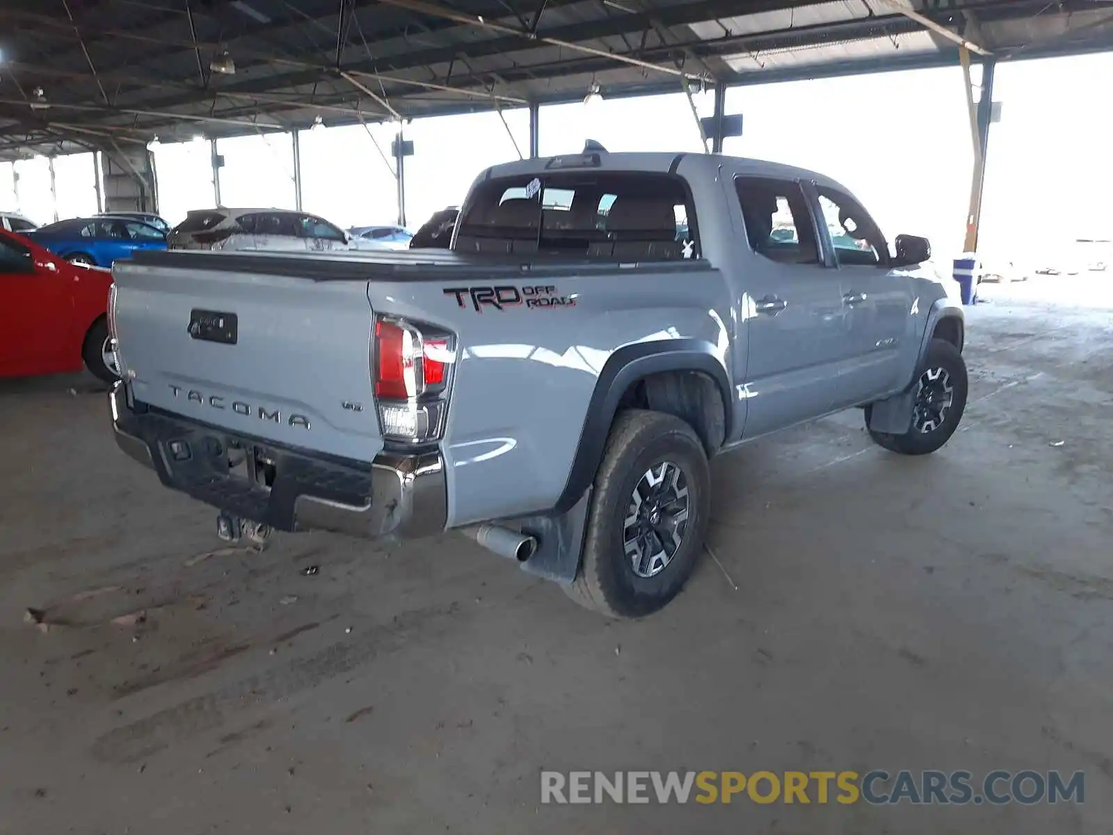 4 Photograph of a damaged car 3TMAZ5CN2LM114632 TOYOTA TACOMA 2020