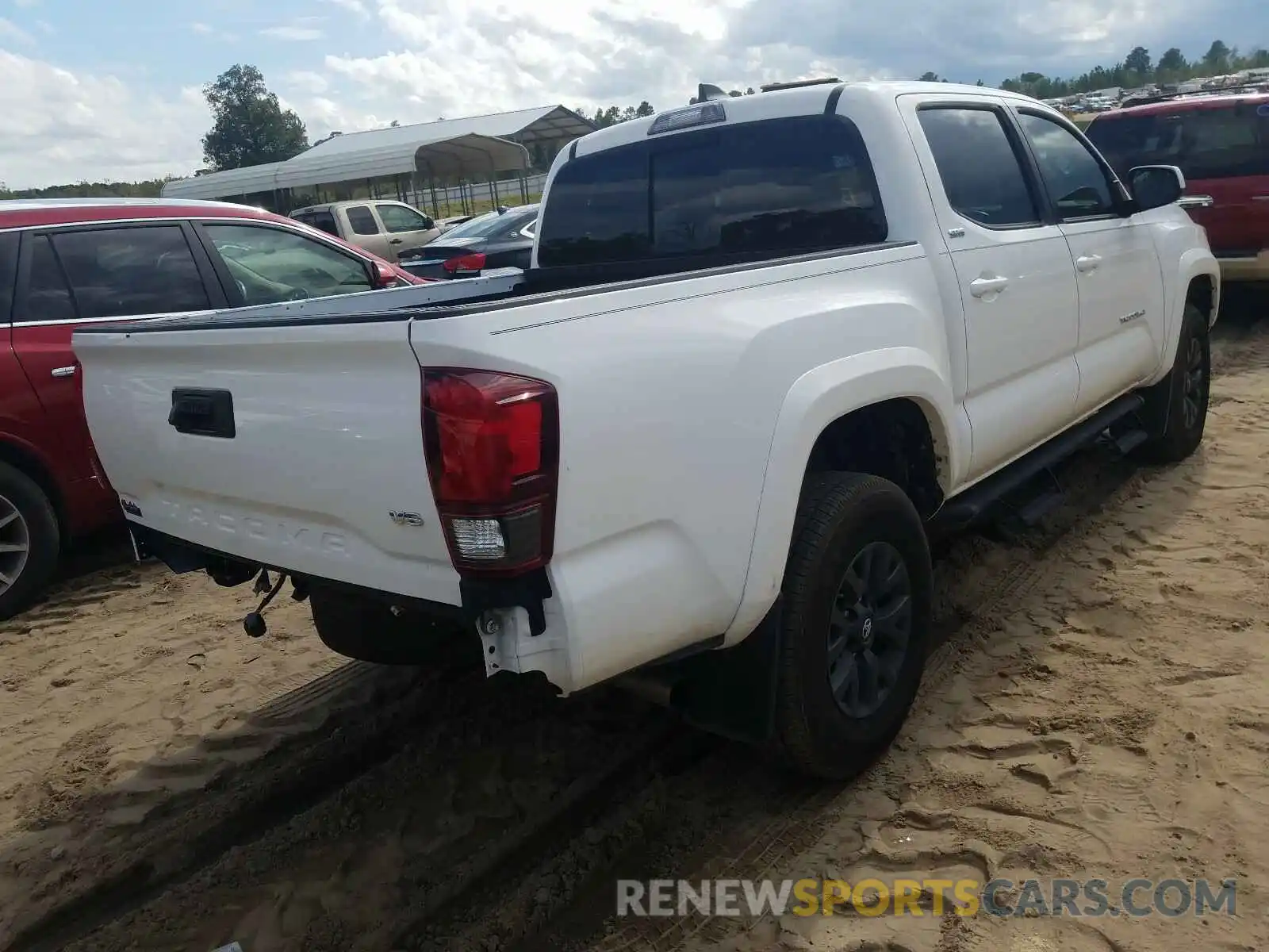 4 Photograph of a damaged car 3TMAZ5CN2LM117272 TOYOTA TACOMA 2020