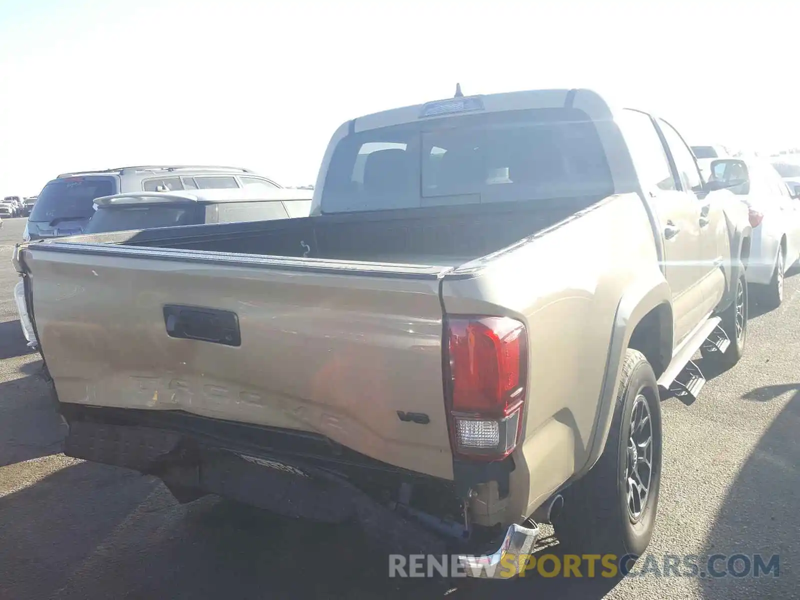 4 Photograph of a damaged car 3TMAZ5CN2LM118230 TOYOTA TACOMA 2020