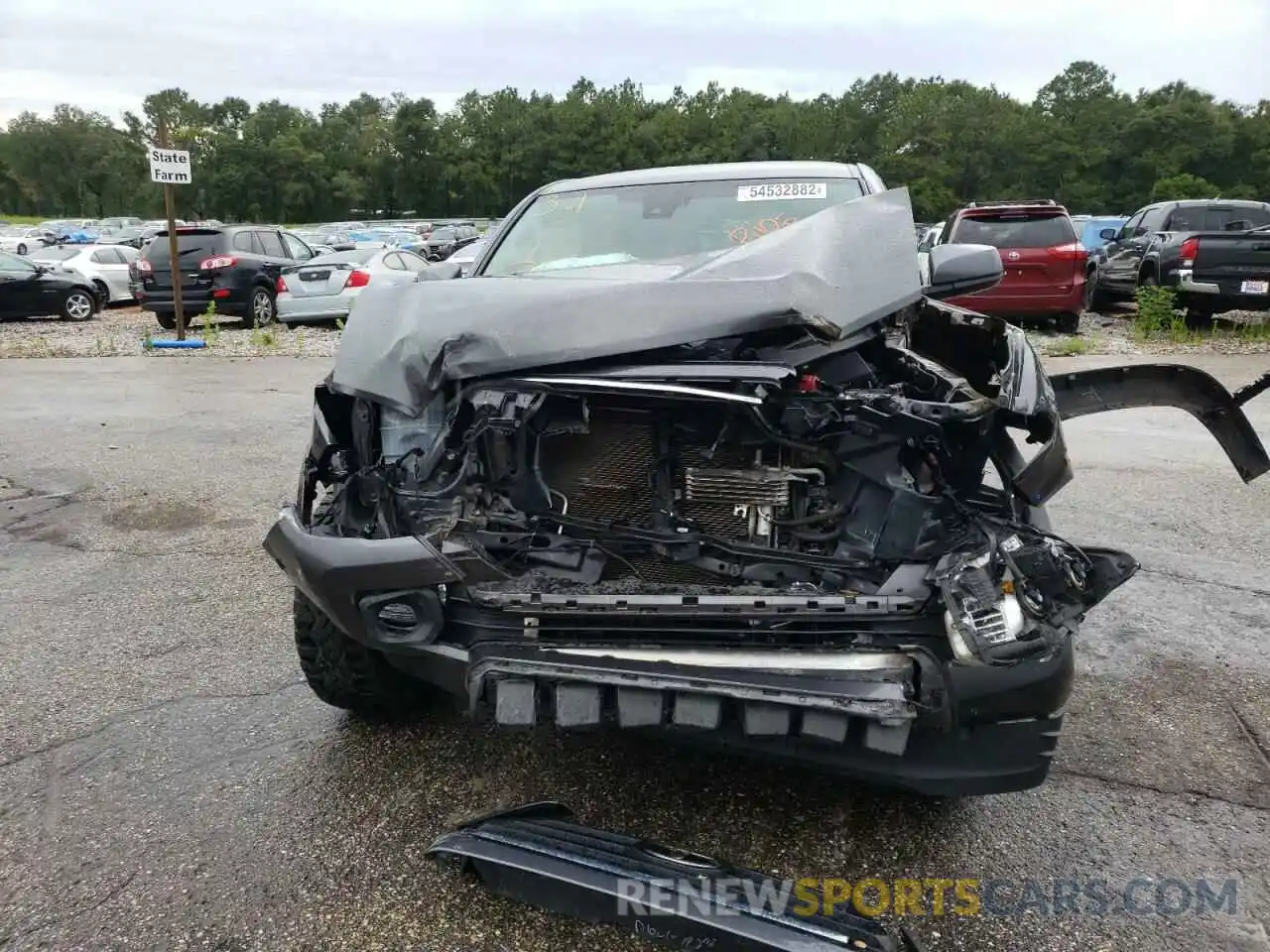 9 Photograph of a damaged car 3TMAZ5CN2LM118289 TOYOTA TACOMA 2020