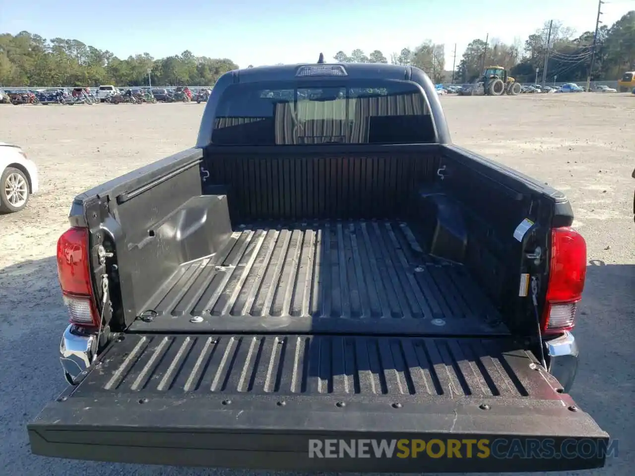 9 Photograph of a damaged car 3TMAZ5CN2LM119328 TOYOTA TACOMA 2020