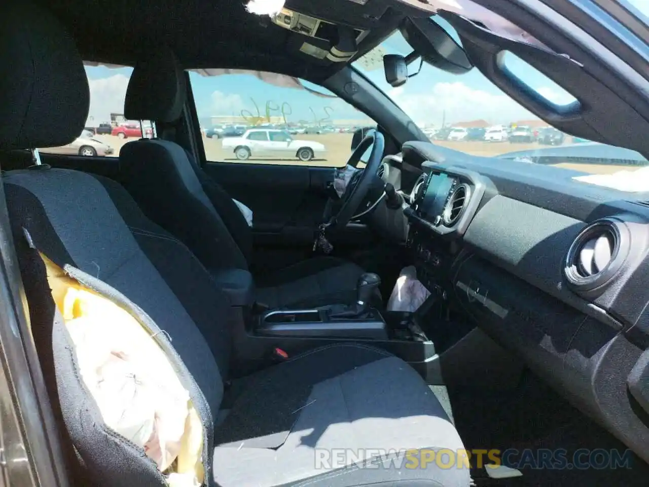 5 Photograph of a damaged car 3TMAZ5CN2LM120236 TOYOTA TACOMA 2020