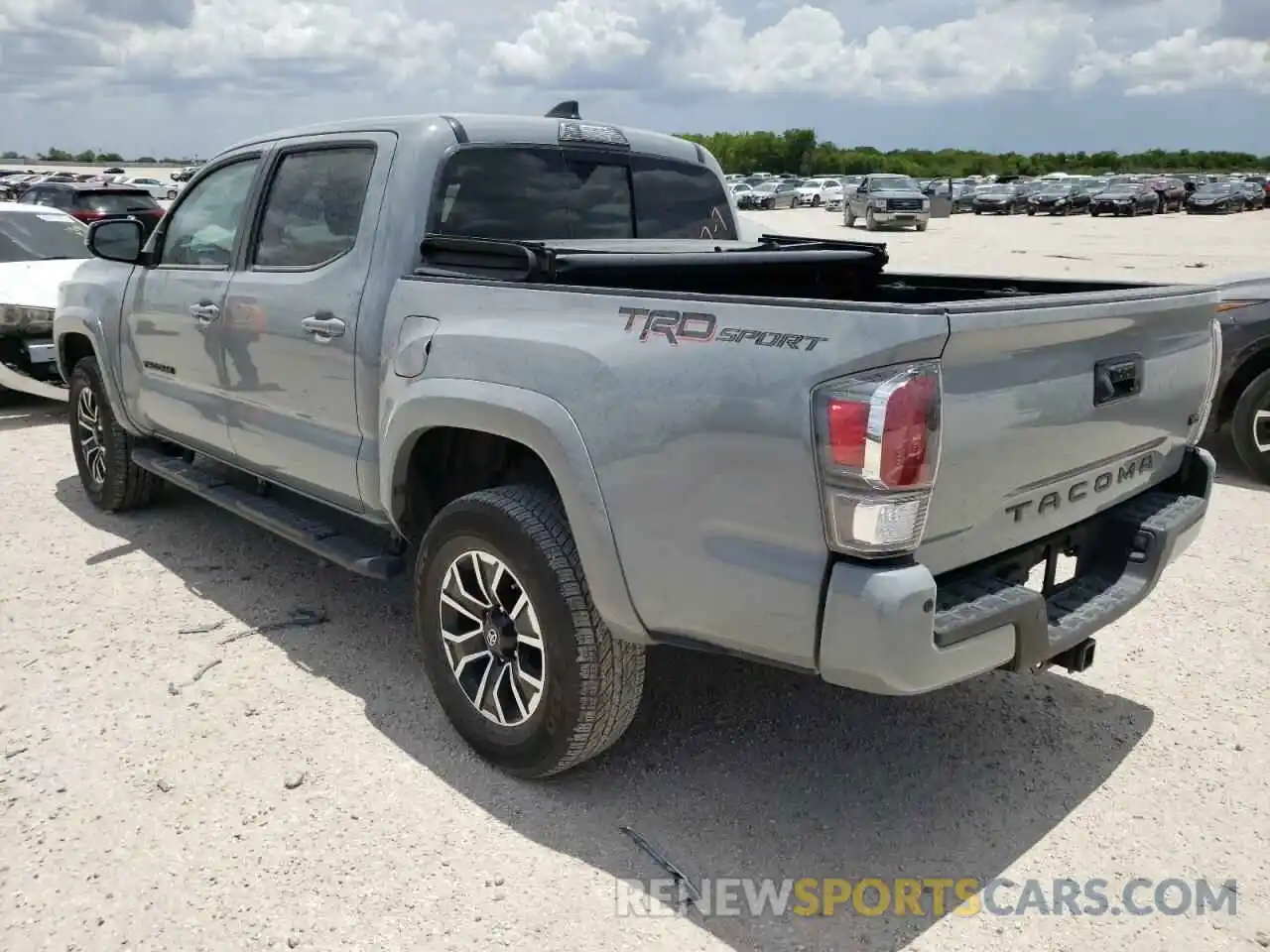 3 Photograph of a damaged car 3TMAZ5CN2LM120530 TOYOTA TACOMA 2020