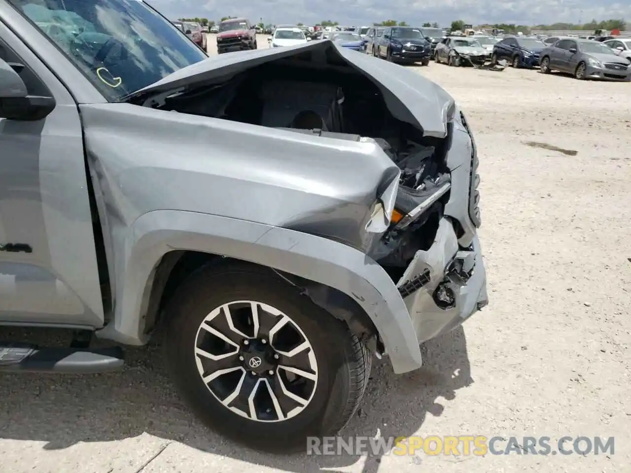 9 Photograph of a damaged car 3TMAZ5CN2LM120530 TOYOTA TACOMA 2020