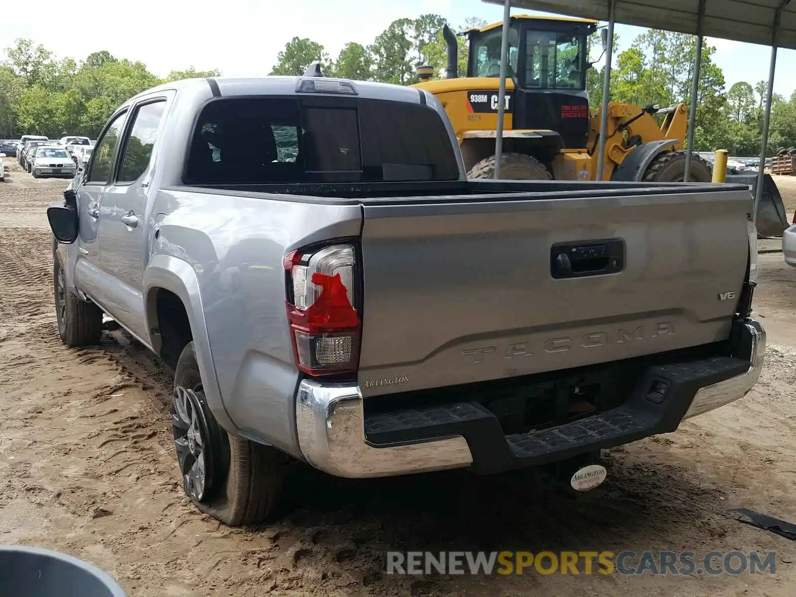 3 Photograph of a damaged car 3TMAZ5CN2LM120723 TOYOTA TACOMA 2020