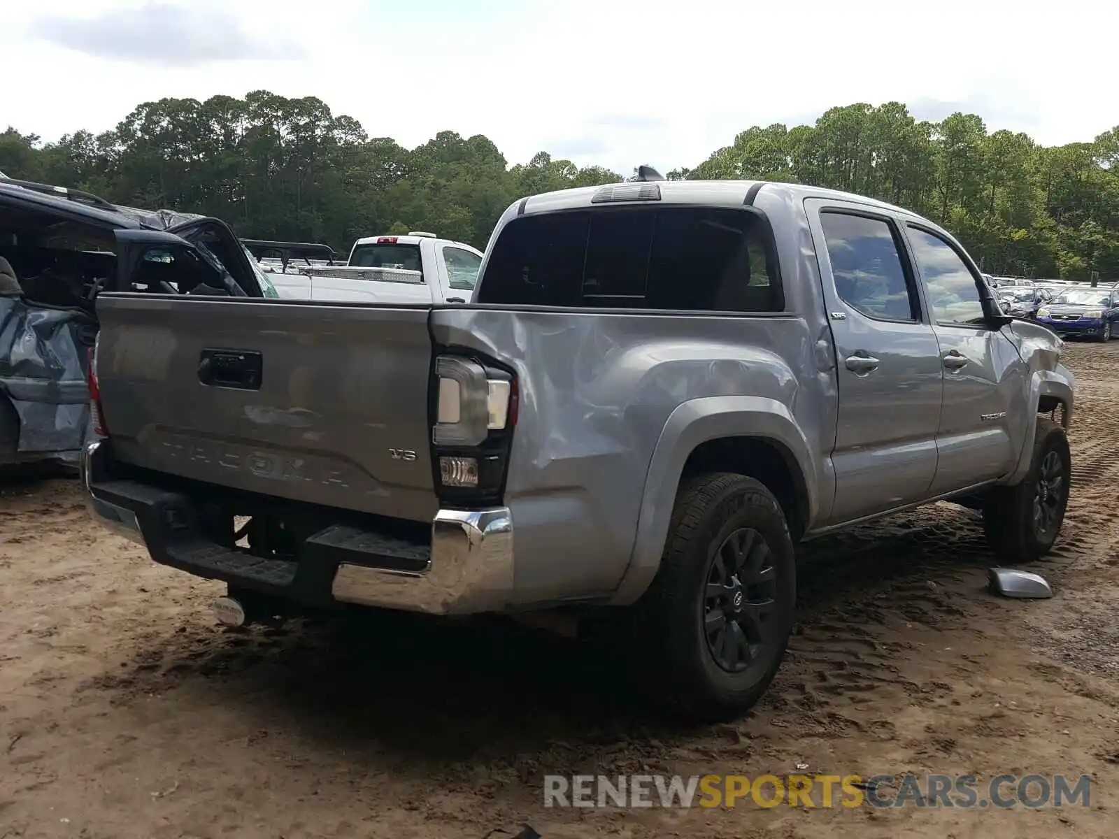 4 Photograph of a damaged car 3TMAZ5CN2LM120723 TOYOTA TACOMA 2020