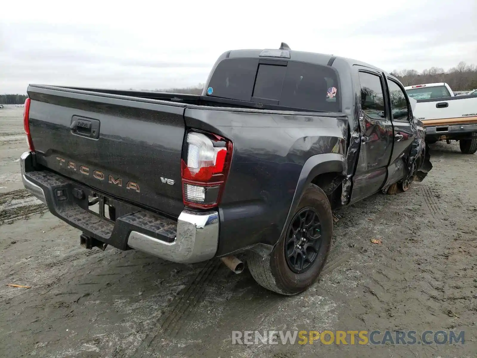 4 Photograph of a damaged car 3TMAZ5CN2LM124741 TOYOTA TACOMA 2020