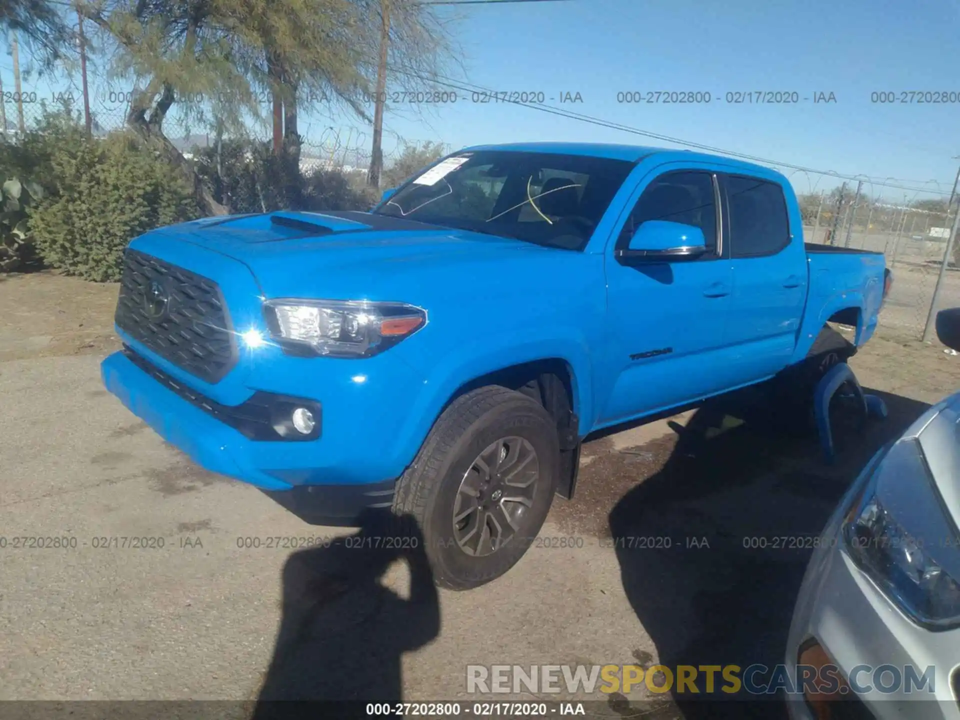 2 Photograph of a damaged car 3TMAZ5CN2LM125128 TOYOTA TACOMA 2020