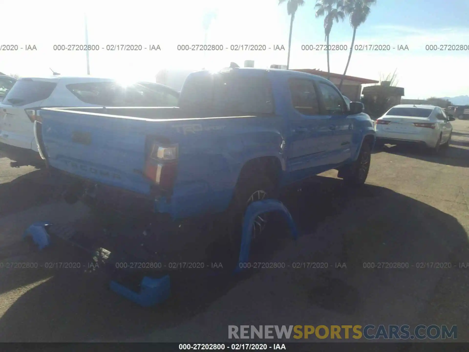 4 Photograph of a damaged car 3TMAZ5CN2LM125128 TOYOTA TACOMA 2020