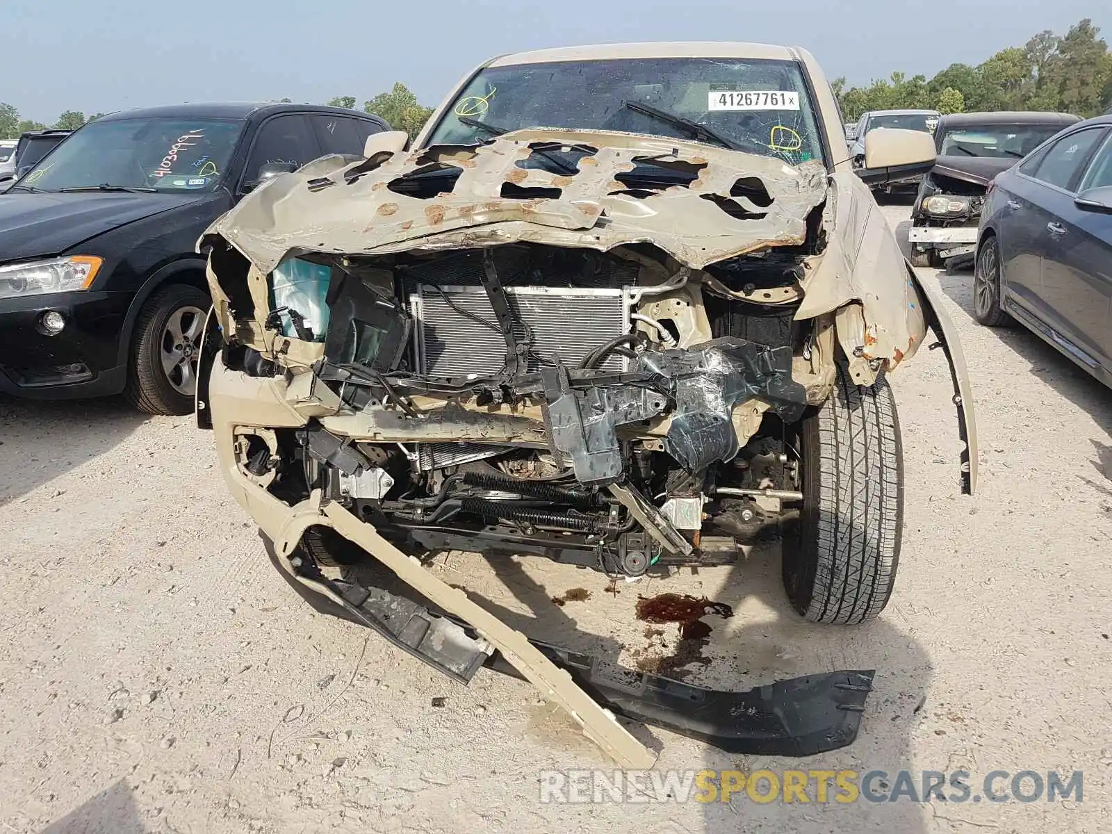 9 Photograph of a damaged car 3TMAZ5CN2LM126330 TOYOTA TACOMA 2020