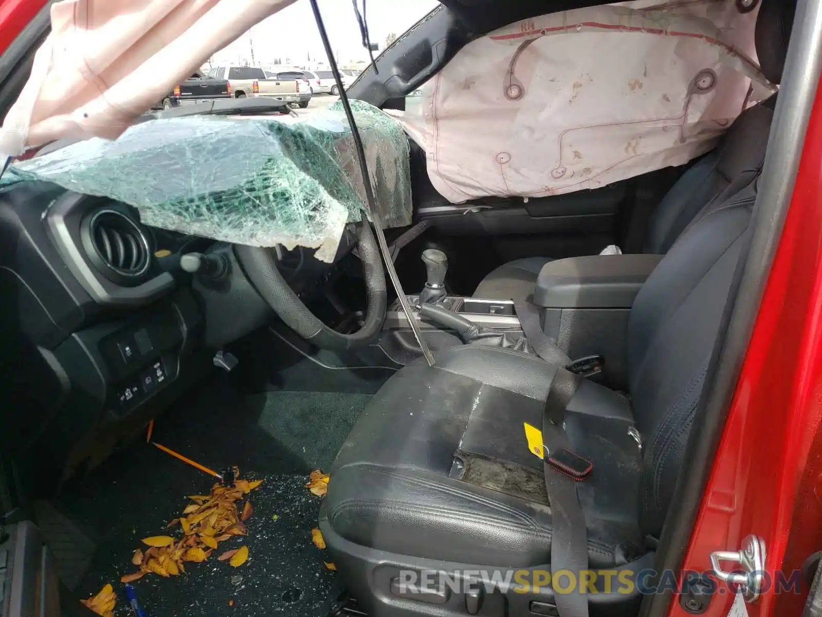 5 Photograph of a damaged car 3TMAZ5CN2LM126764 TOYOTA TACOMA 2020