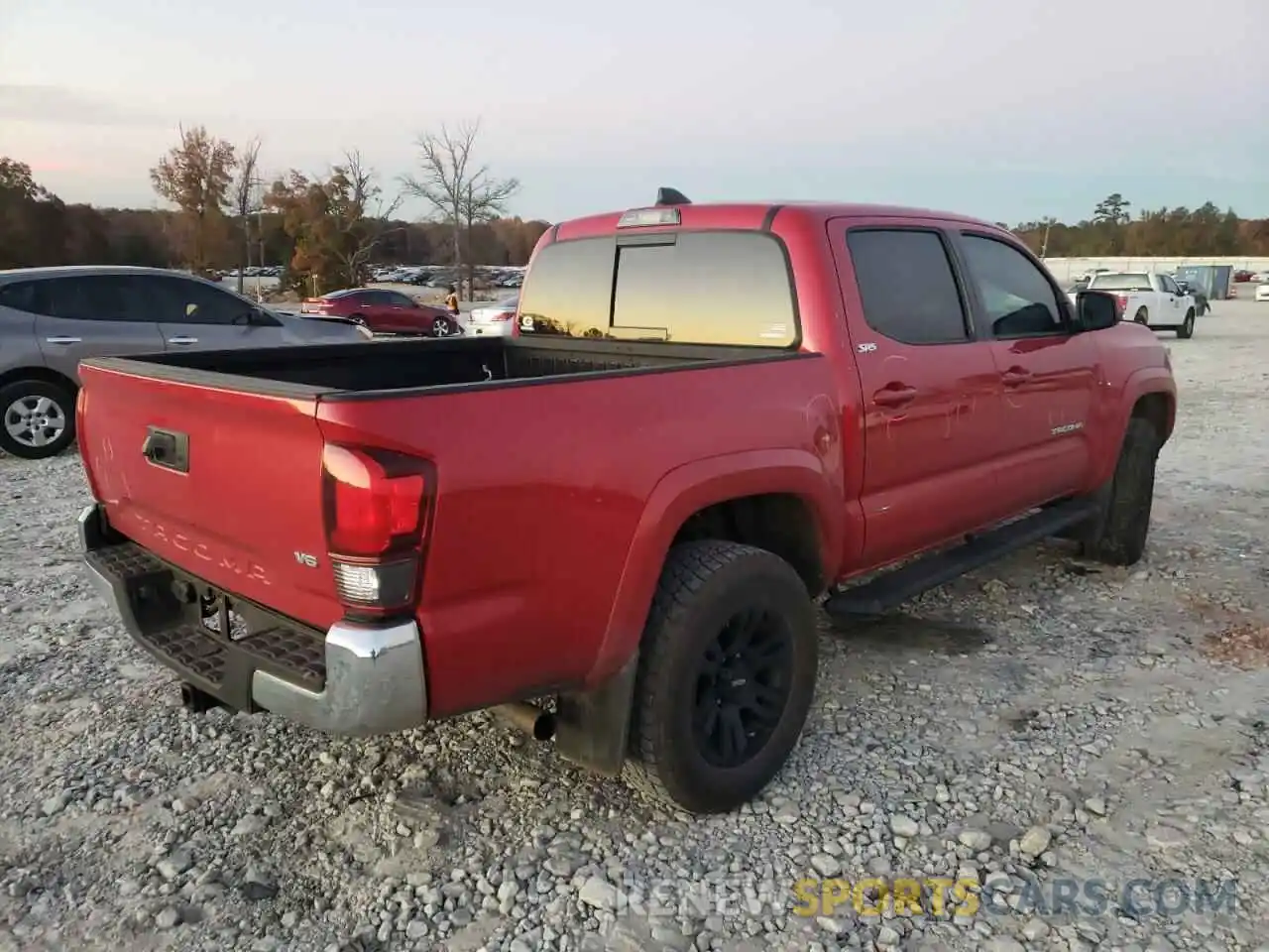 4 Photograph of a damaged car 3TMAZ5CN2LM130524 TOYOTA TACOMA 2020