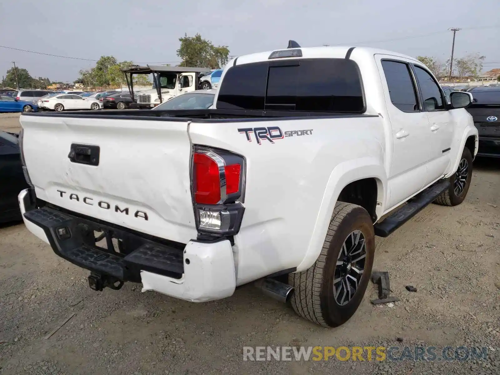 4 Photograph of a damaged car 3TMAZ5CN2LM131480 TOYOTA TACOMA 2020