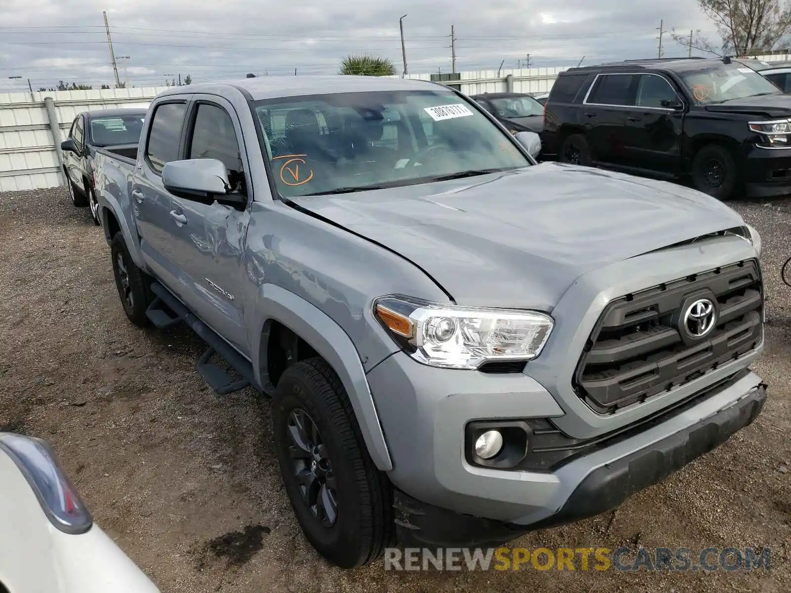 1 Photograph of a damaged car 3TMAZ5CN2LM131768 TOYOTA TACOMA 2020