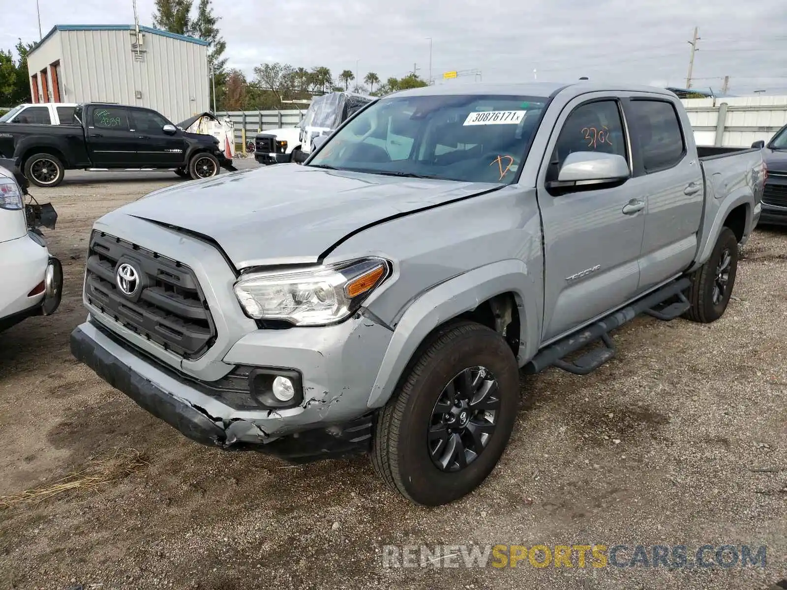 2 Photograph of a damaged car 3TMAZ5CN2LM131768 TOYOTA TACOMA 2020