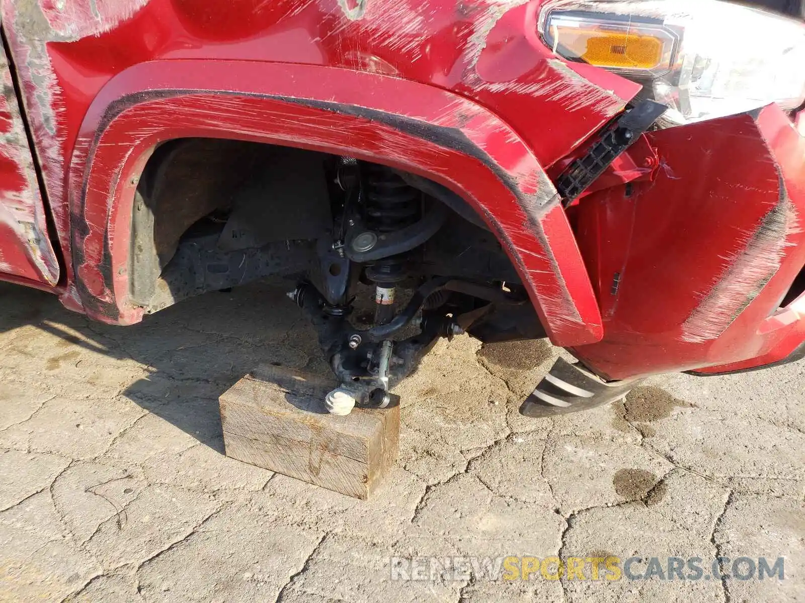 9 Photograph of a damaged car 3TMAZ5CN2LM133469 TOYOTA TACOMA 2020