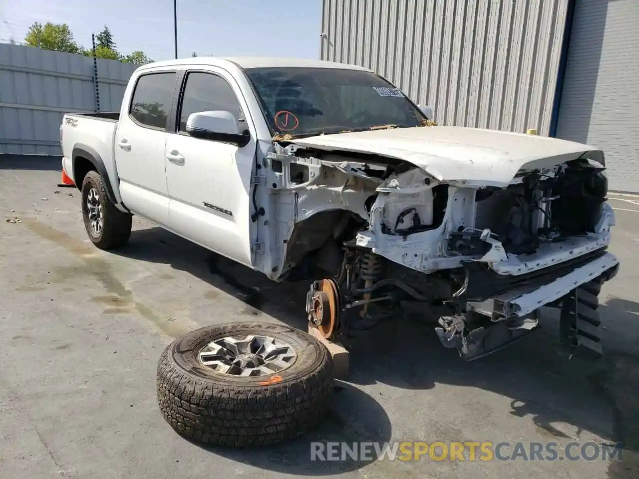 1 Photograph of a damaged car 3TMAZ5CN2LM139482 TOYOTA TACOMA 2020